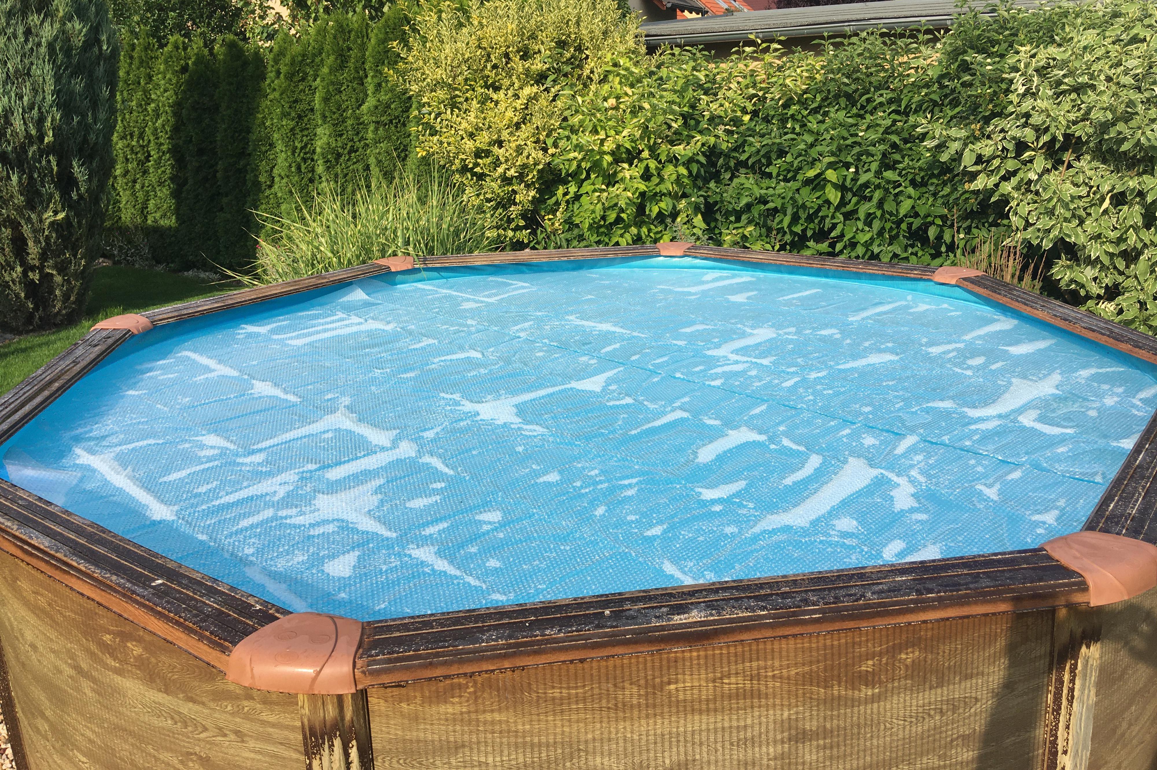 Solární plachta Cornisun ohřeje bazén zdarma