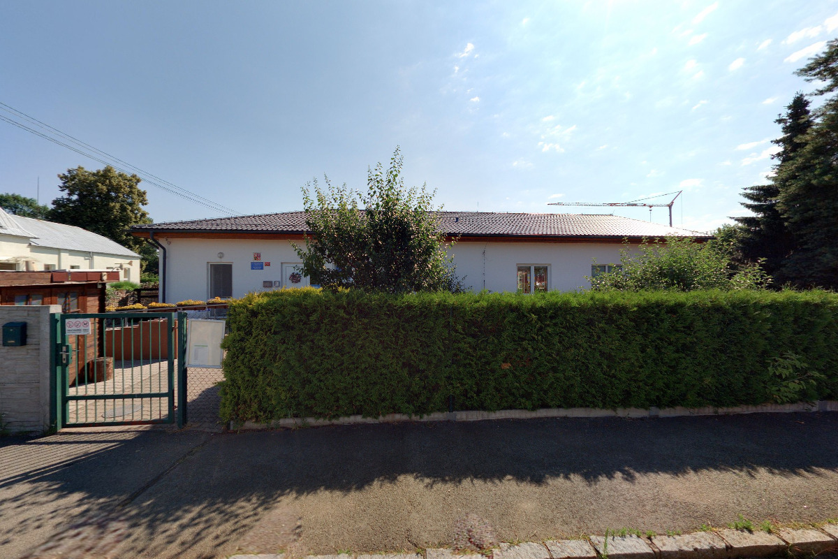 ZŠ a MŠ Hradec Králové, Holubova