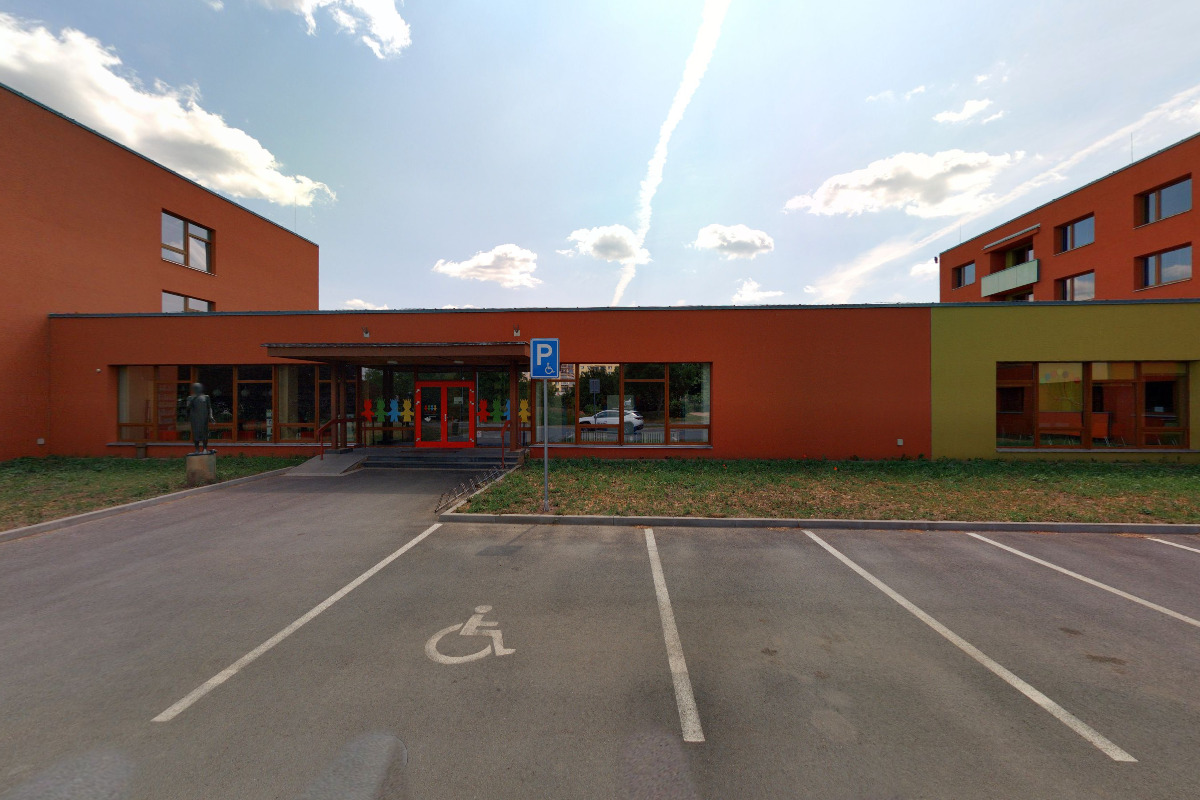 Svaz neslyšících a nedoslýchavých osob v ČR, z.s., Hradecký spolek neslyšících, p.s.