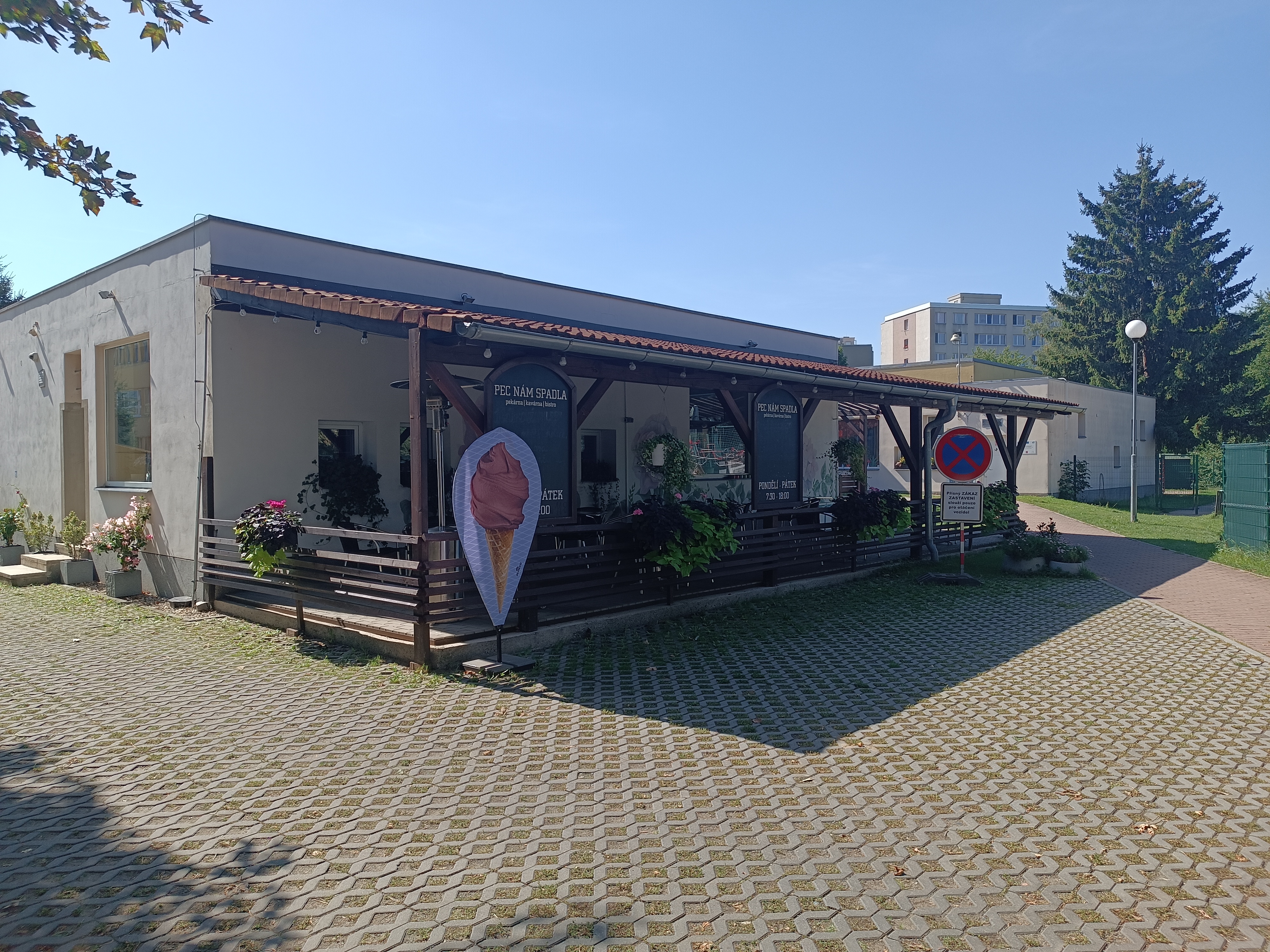 Pekárna Pec nám spadla foto 3