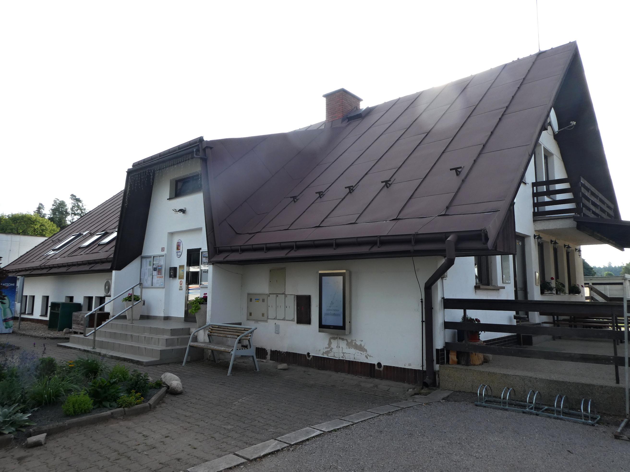 Kunčice nad Labem - obecní úřad foto 6
