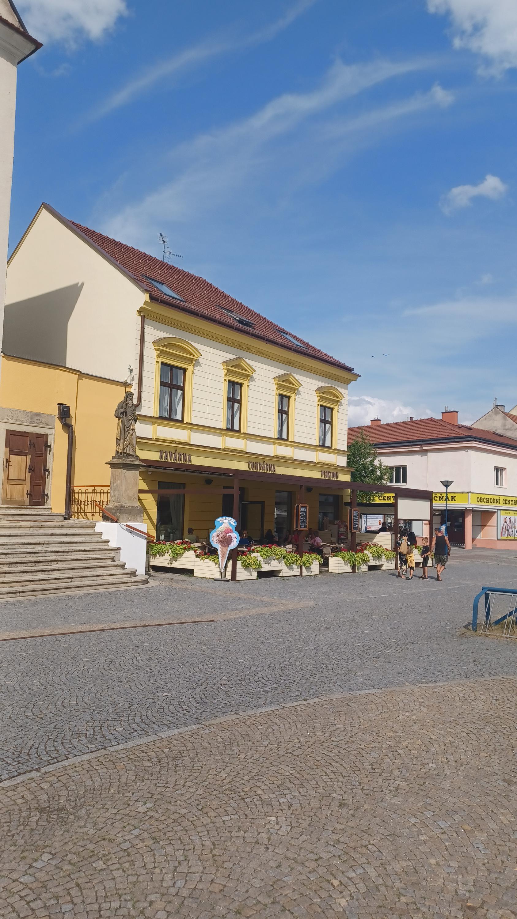 Longus - kavárna a cukrárna foto 5