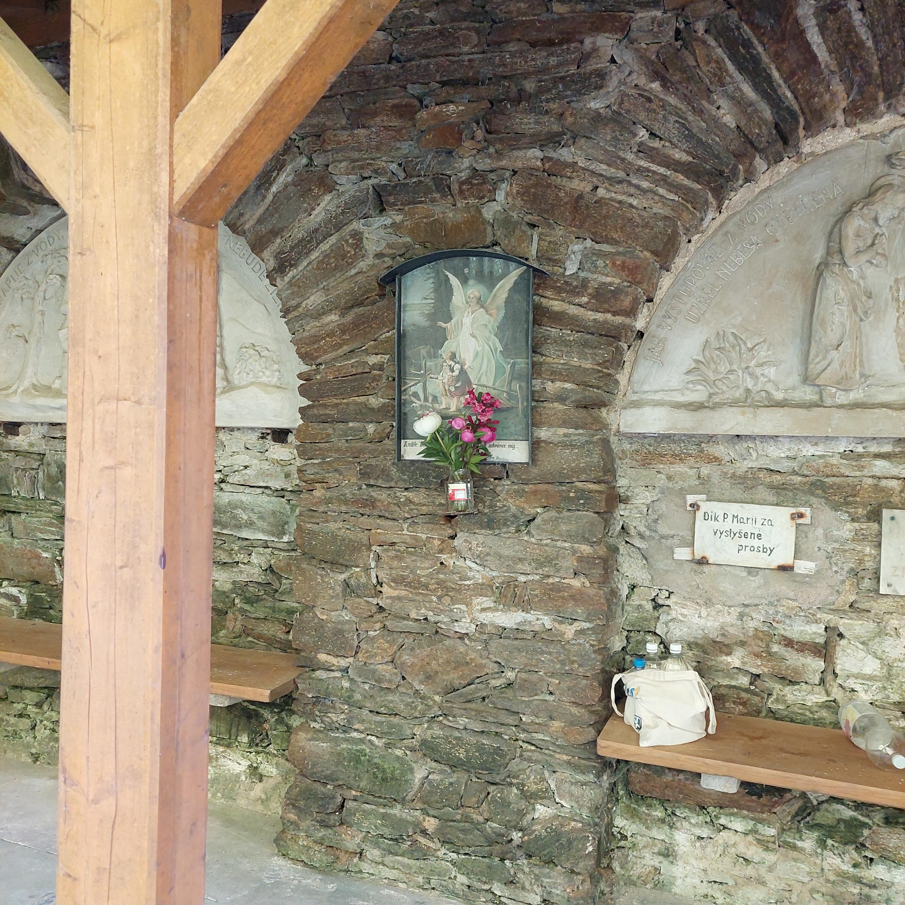 Římskokatolická farnost Hluboké Mašůvky foto 4