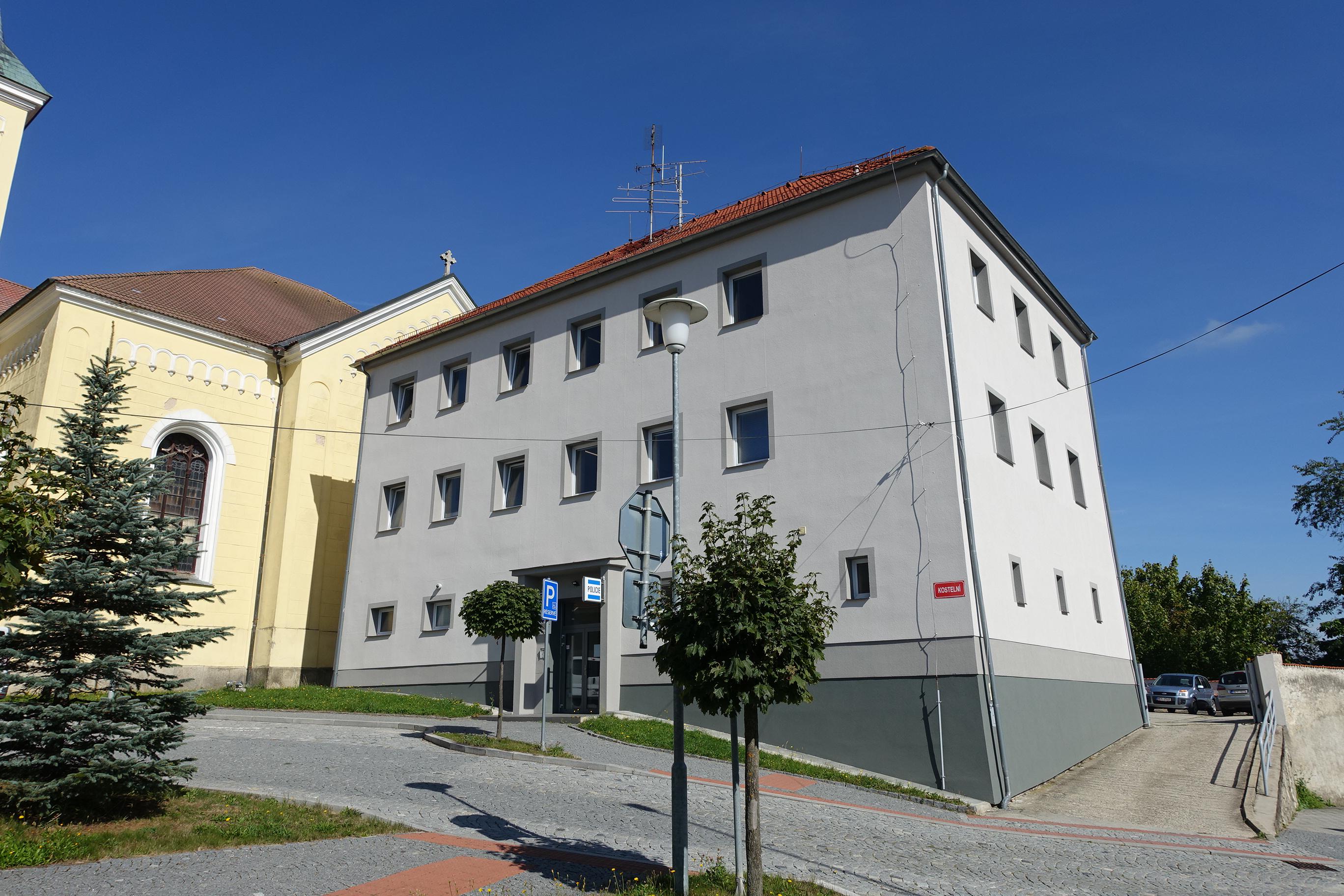 Policie ČR - Obvodní oddělení Lišov foto 2