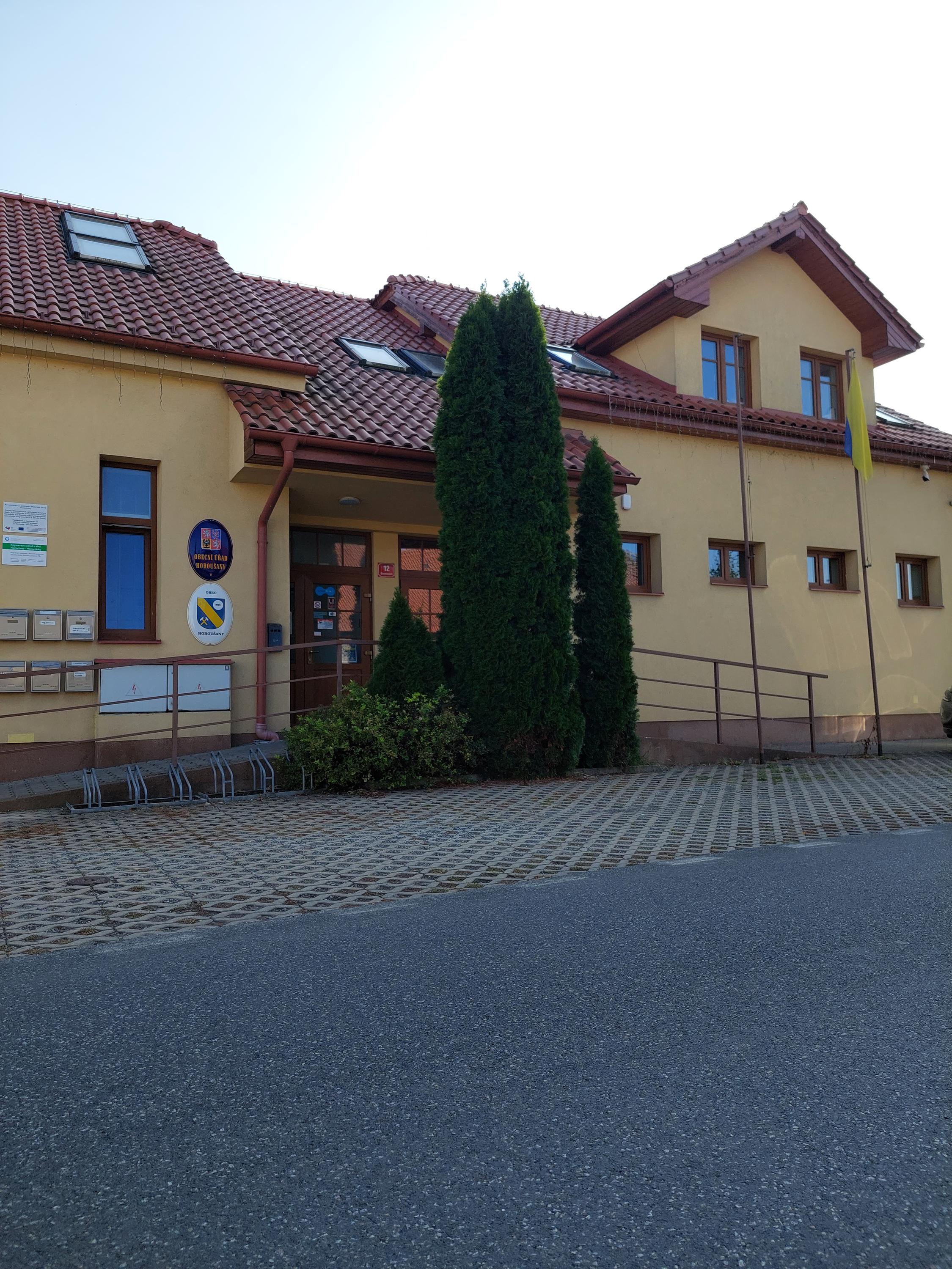 Horoušany - obecní úřad foto 5