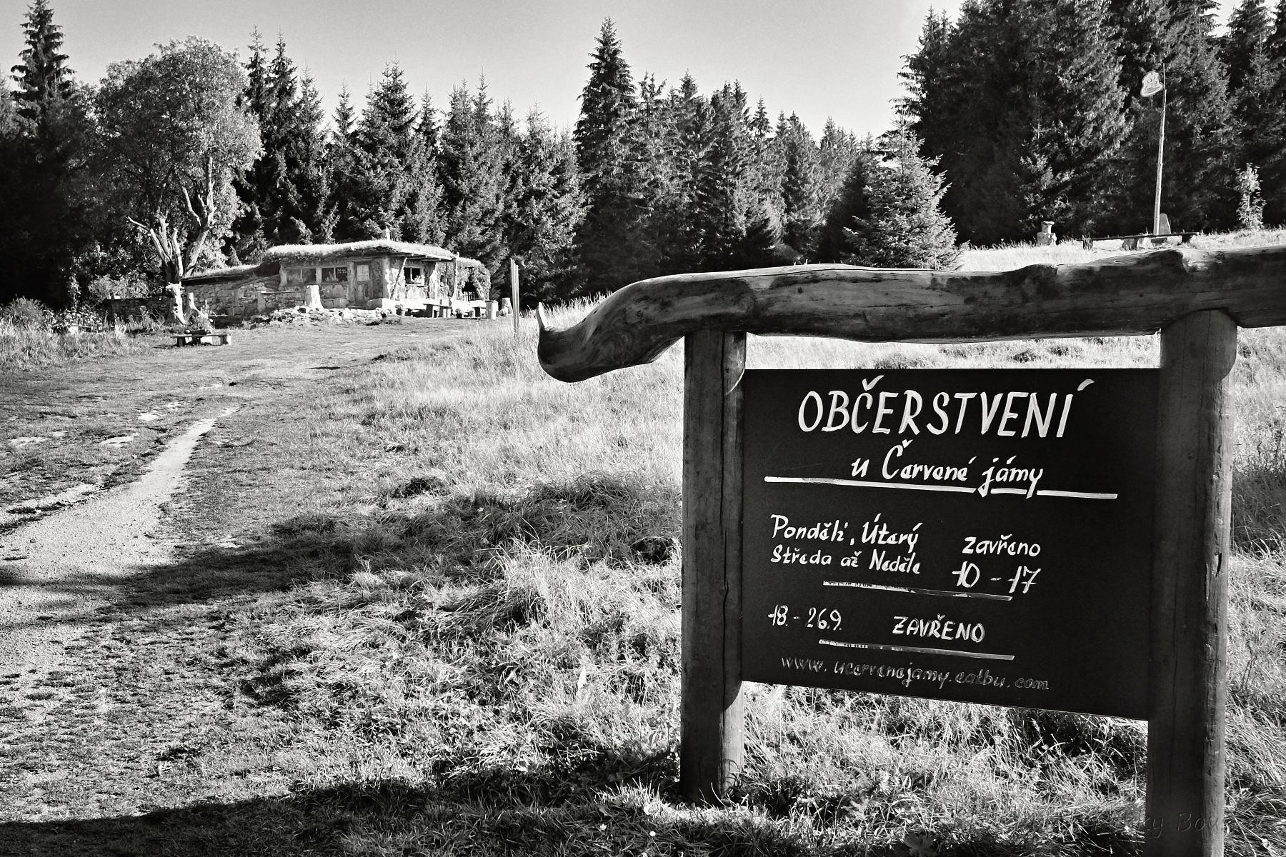 Občerstvení u Červené jámy foto 2