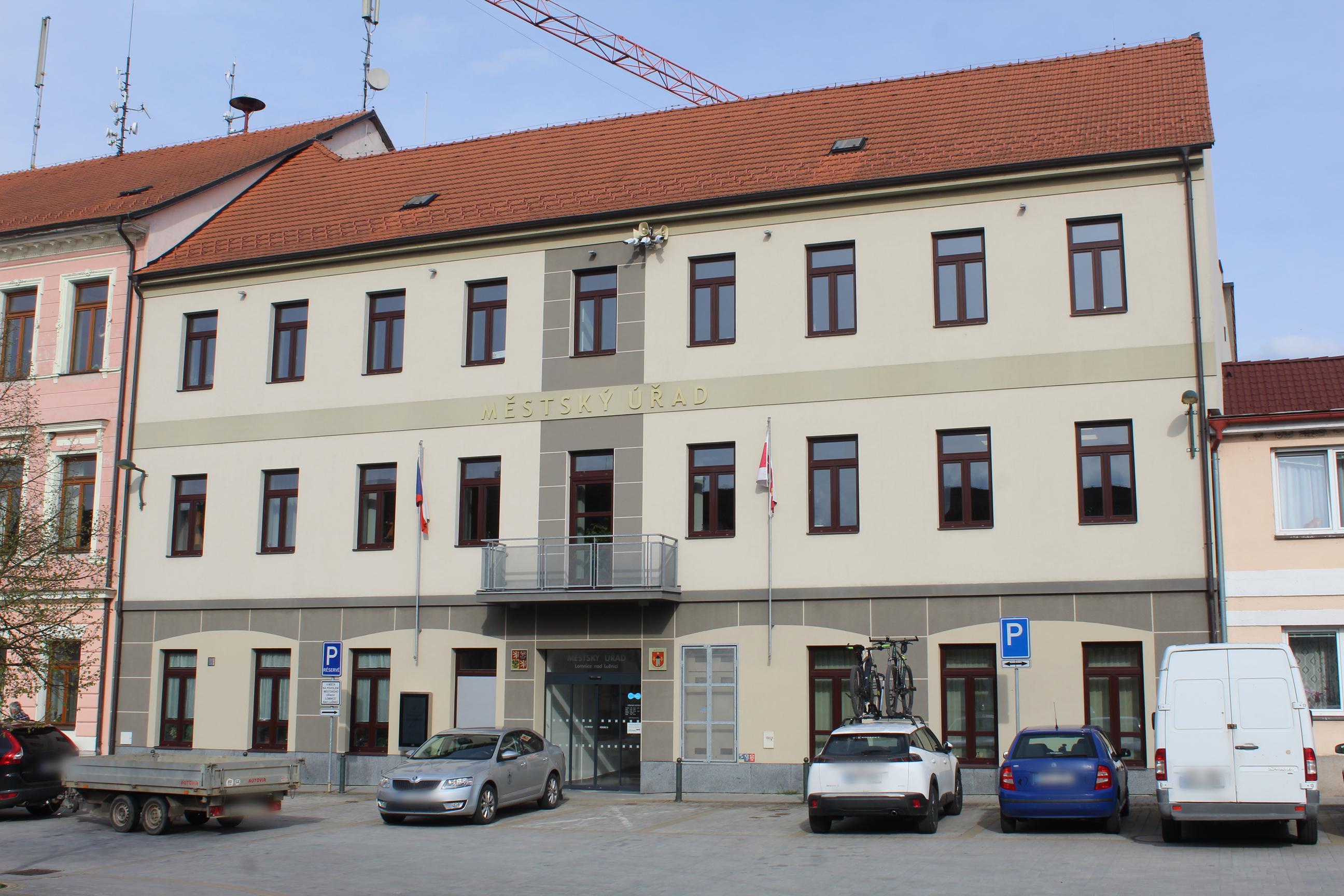 Lomnice nad Lužnicí - městský úřad foto 3