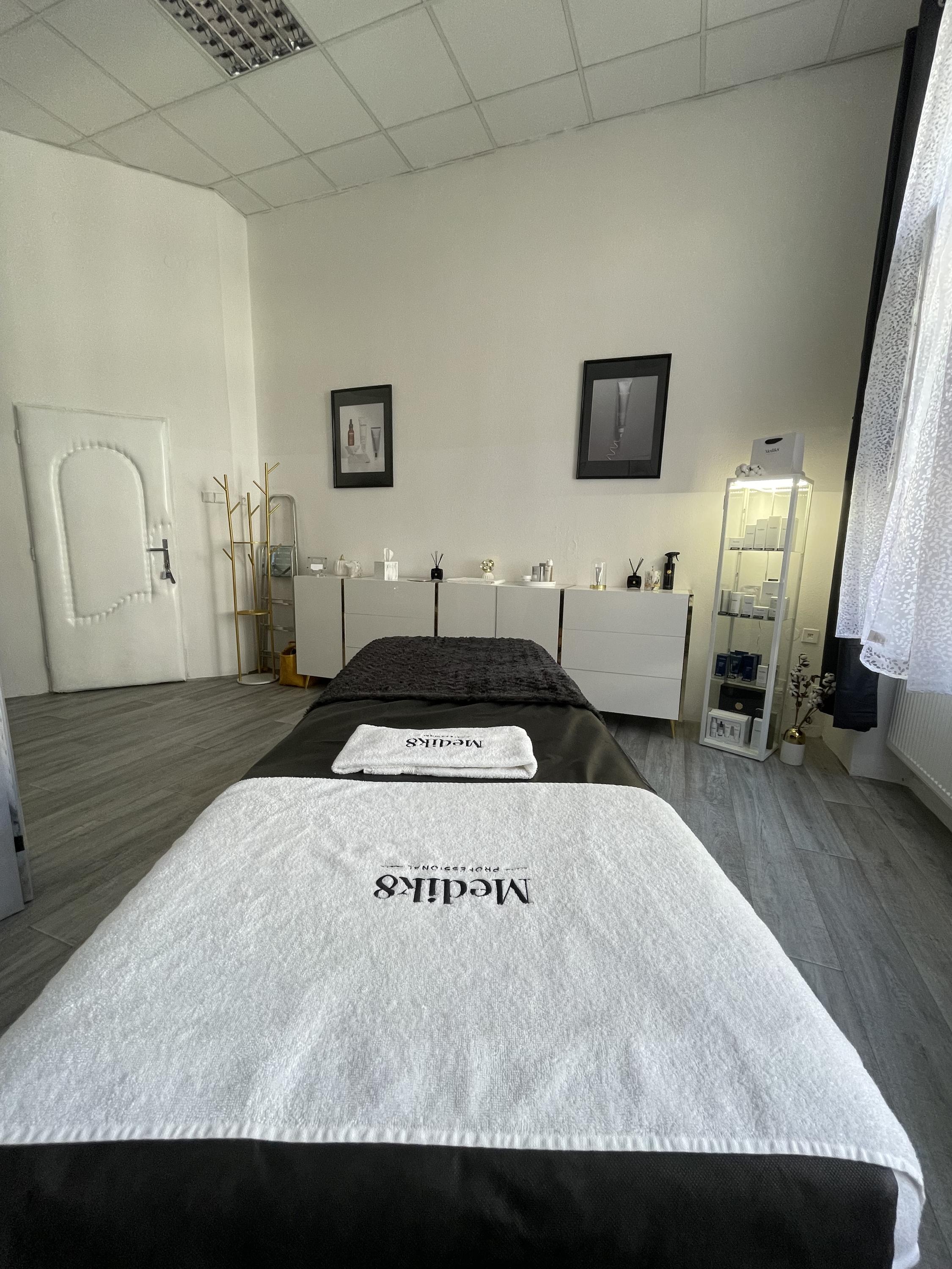 Salon žena v županu foto 2