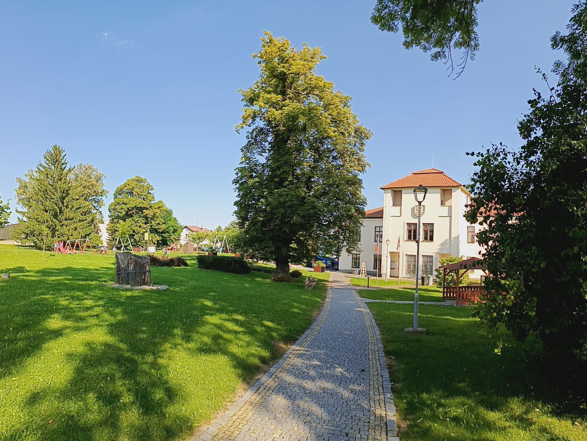 Velichovky - obecní úřad foto 4