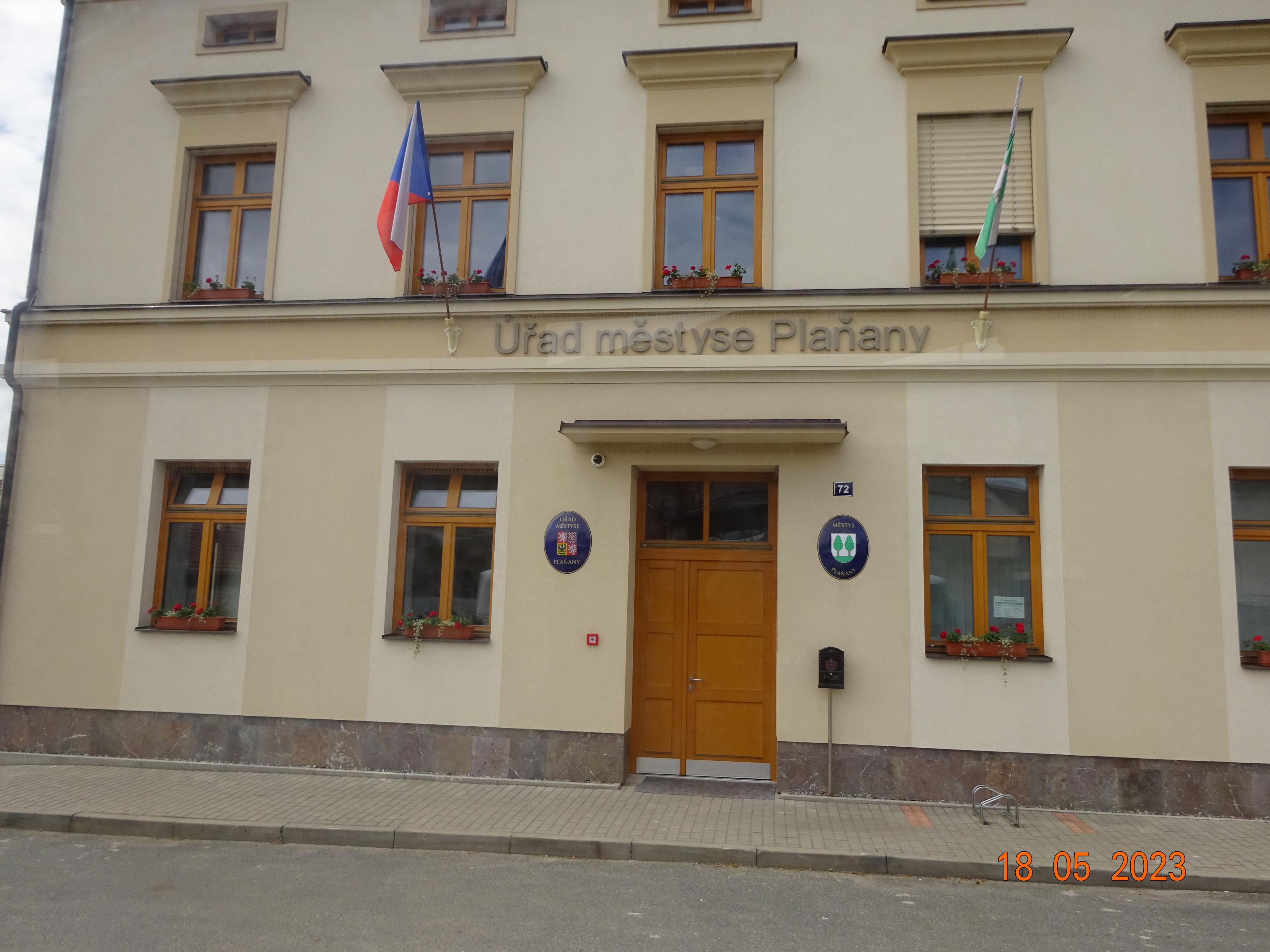 Plaňany - úřad městyse foto 4