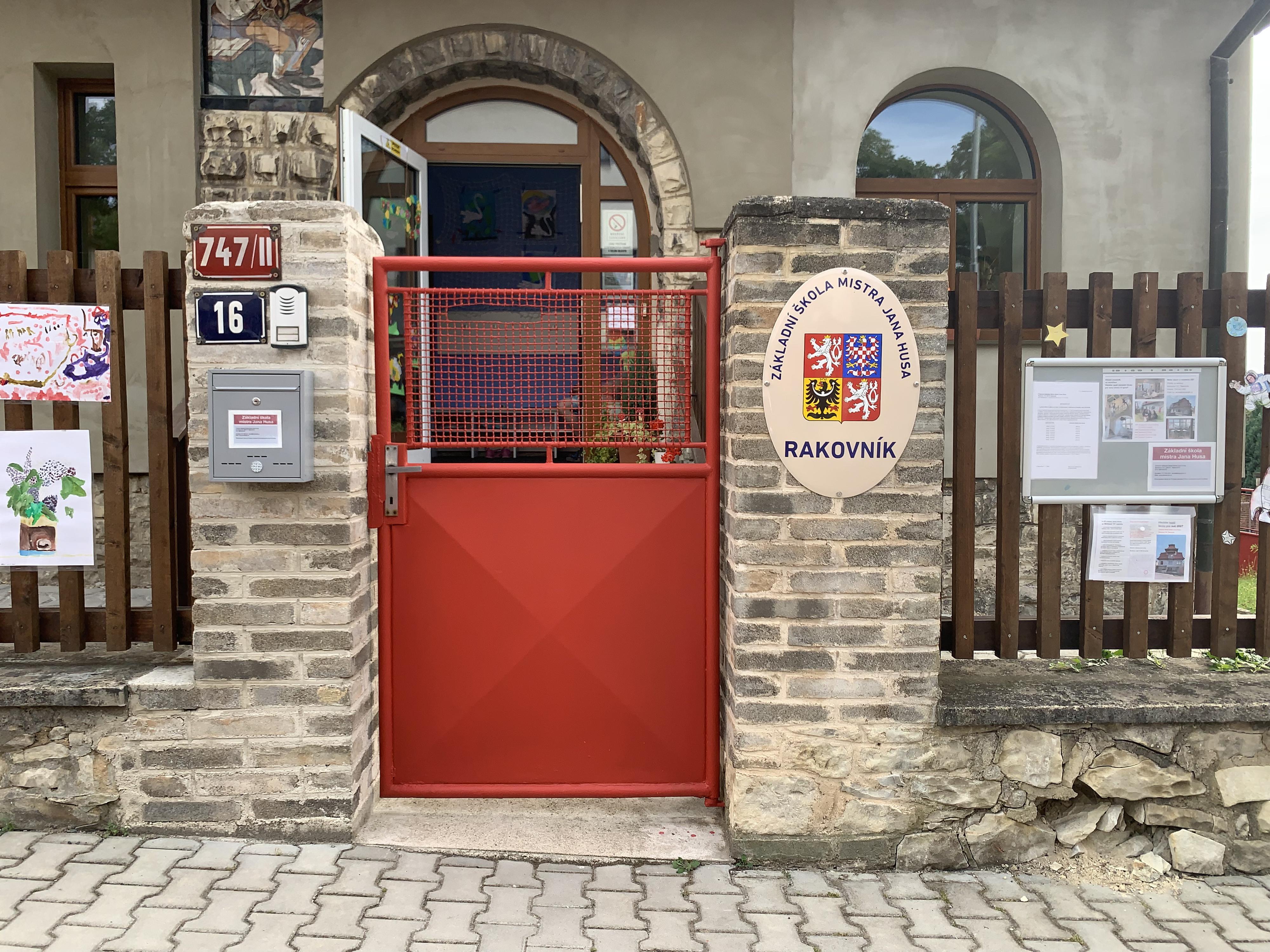 Základní škola mistra Jana Husa foto 2