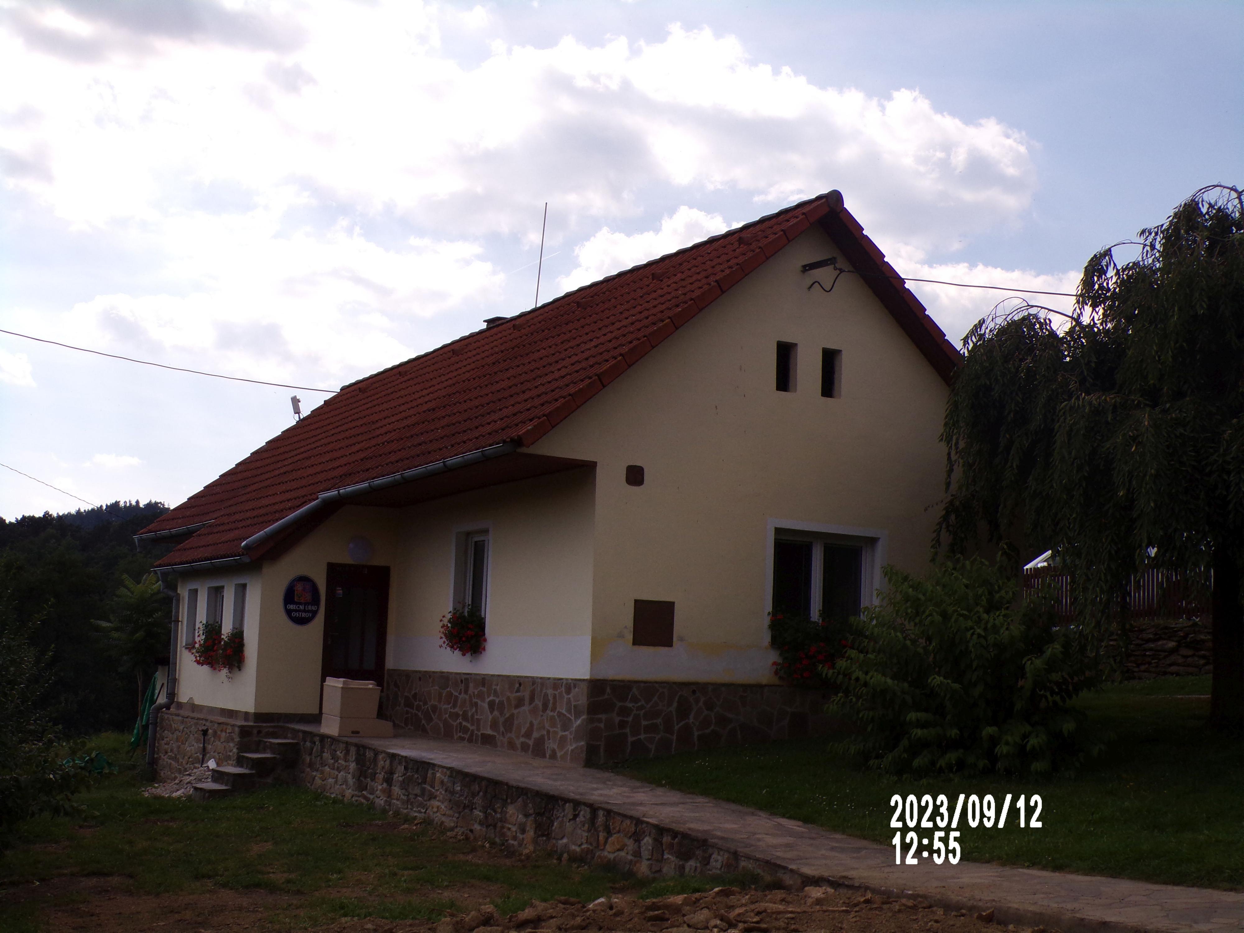 Ostrov - obecní úřad