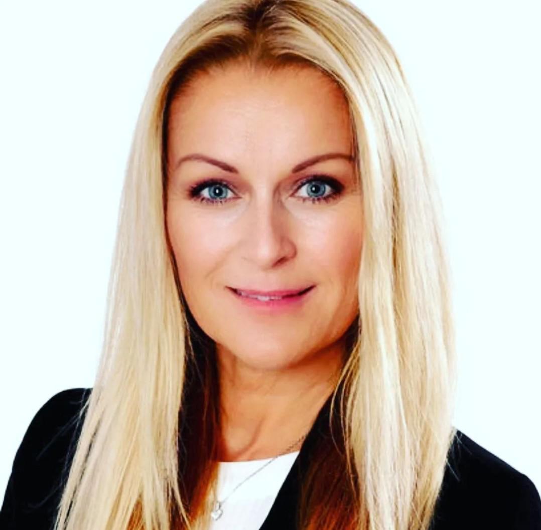 Ilona Černá - realitní makléřka RE/MAX G8 Reality foto 2