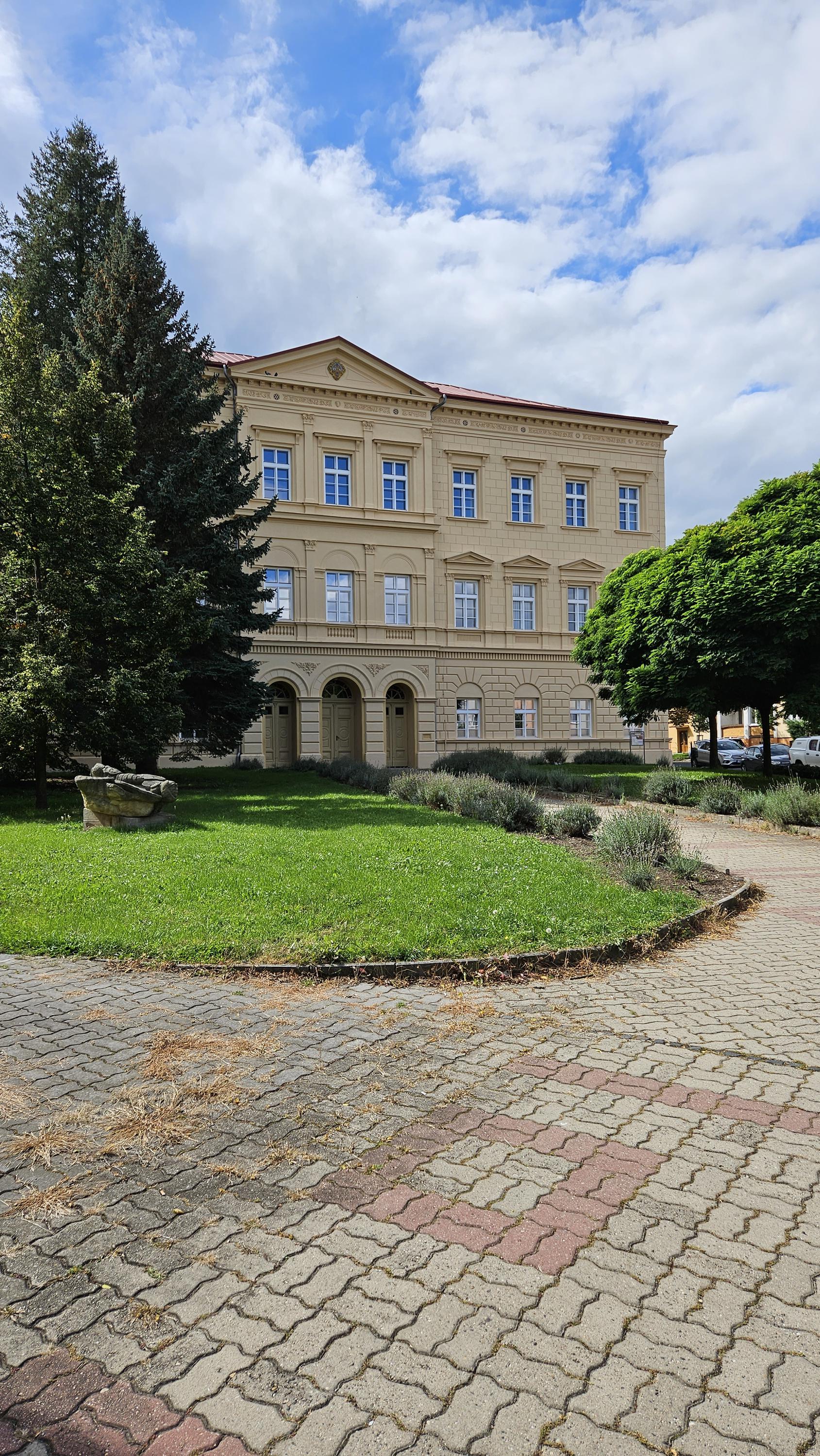 Střední průmyslová škola stavební a Obchodní akademie, Kadaň foto 2