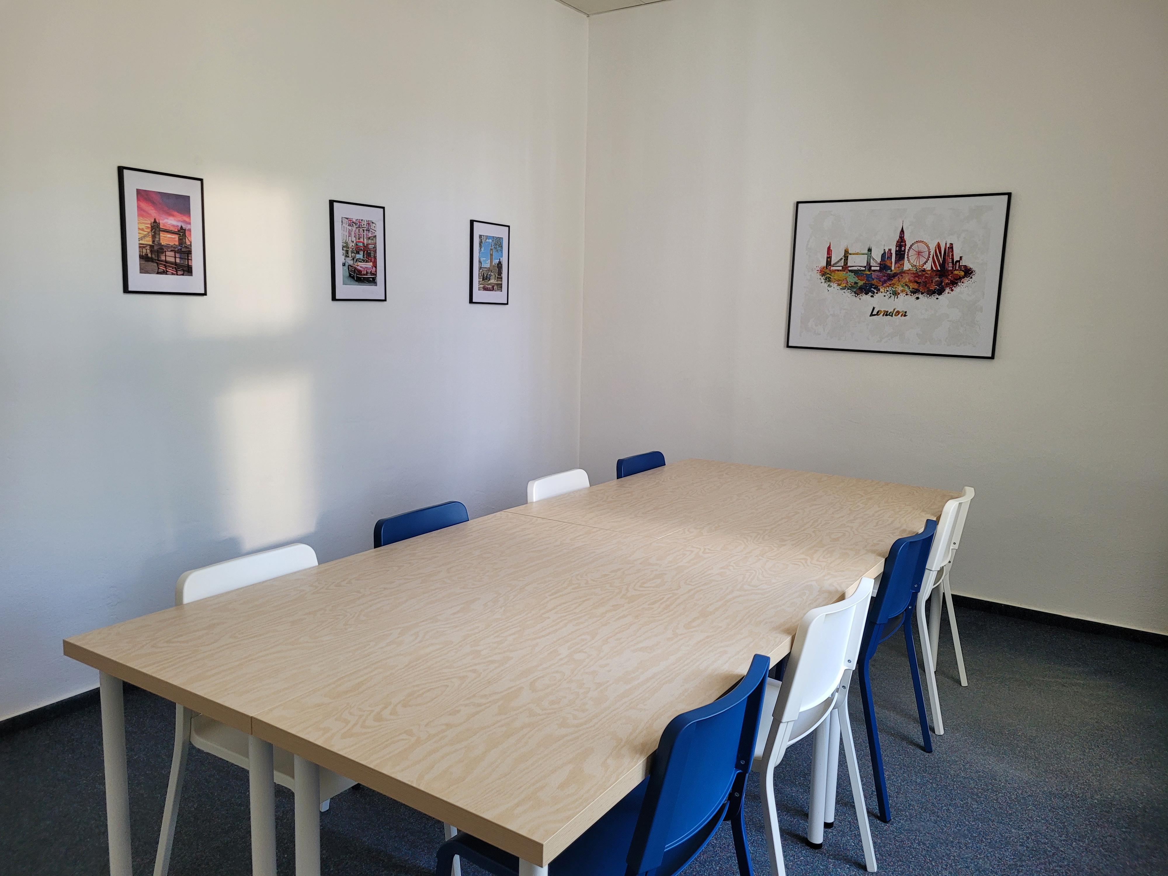 Native English Moravia foto 3