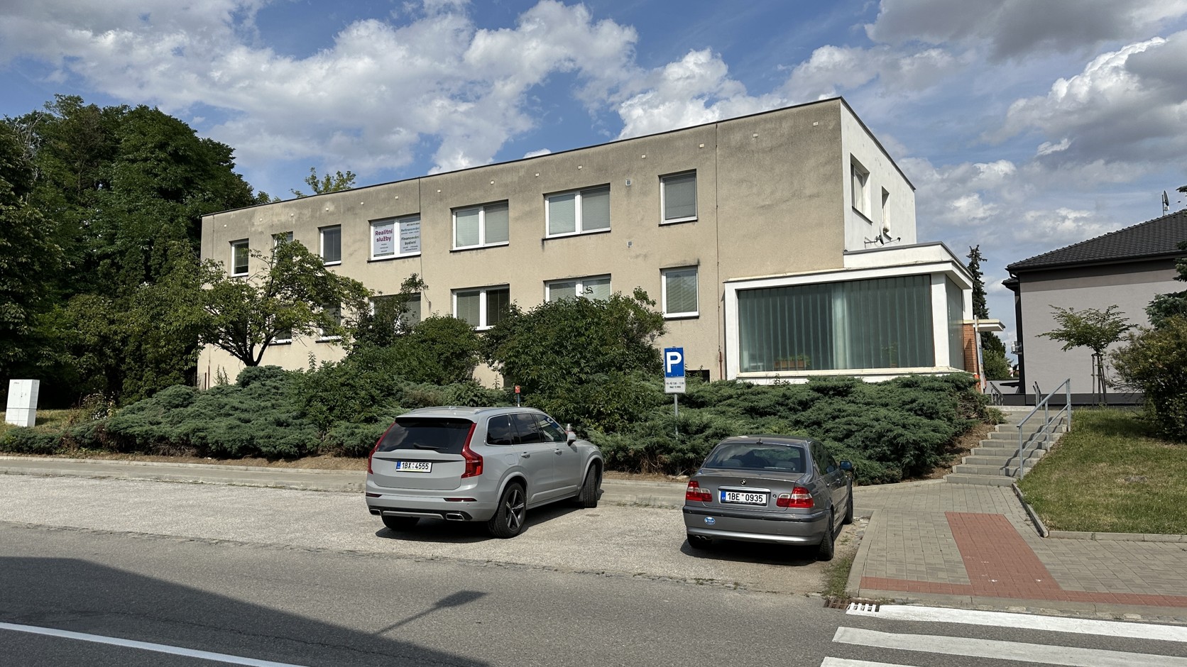 Igor Kahánek, JihoMoravská Realitní kancelář foto 3