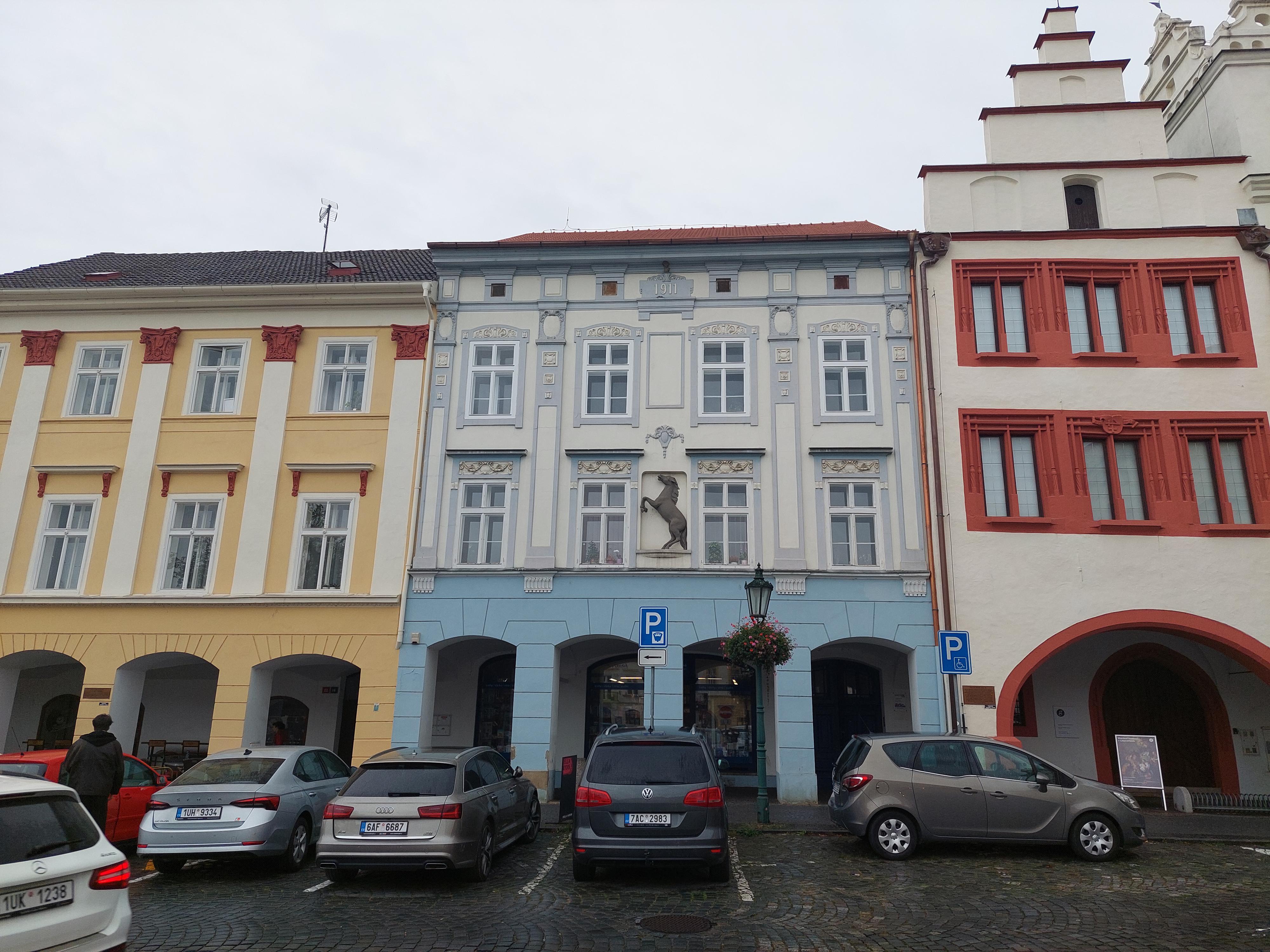 Karmelitánské knihkupectví foto 2