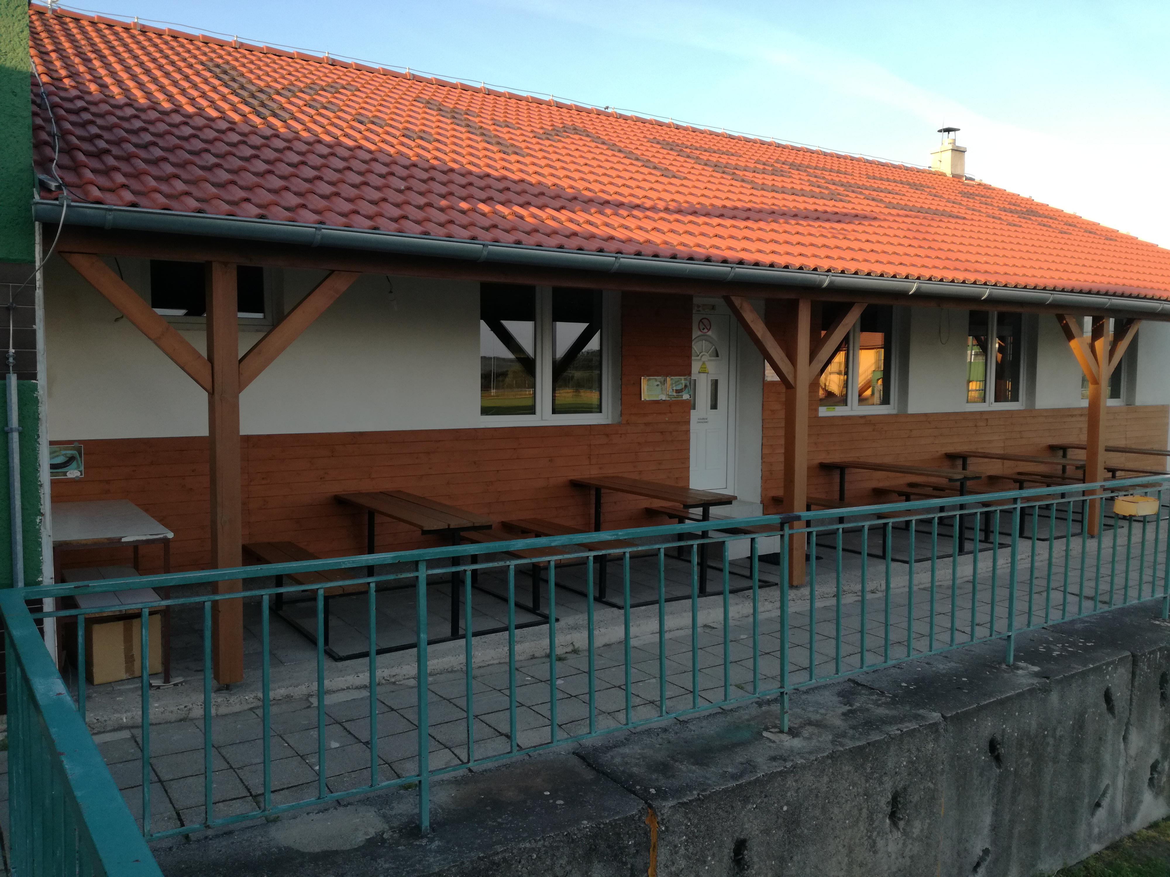 Občerstvení u hřiště ,,Klubovna FC Pálava" foto 3