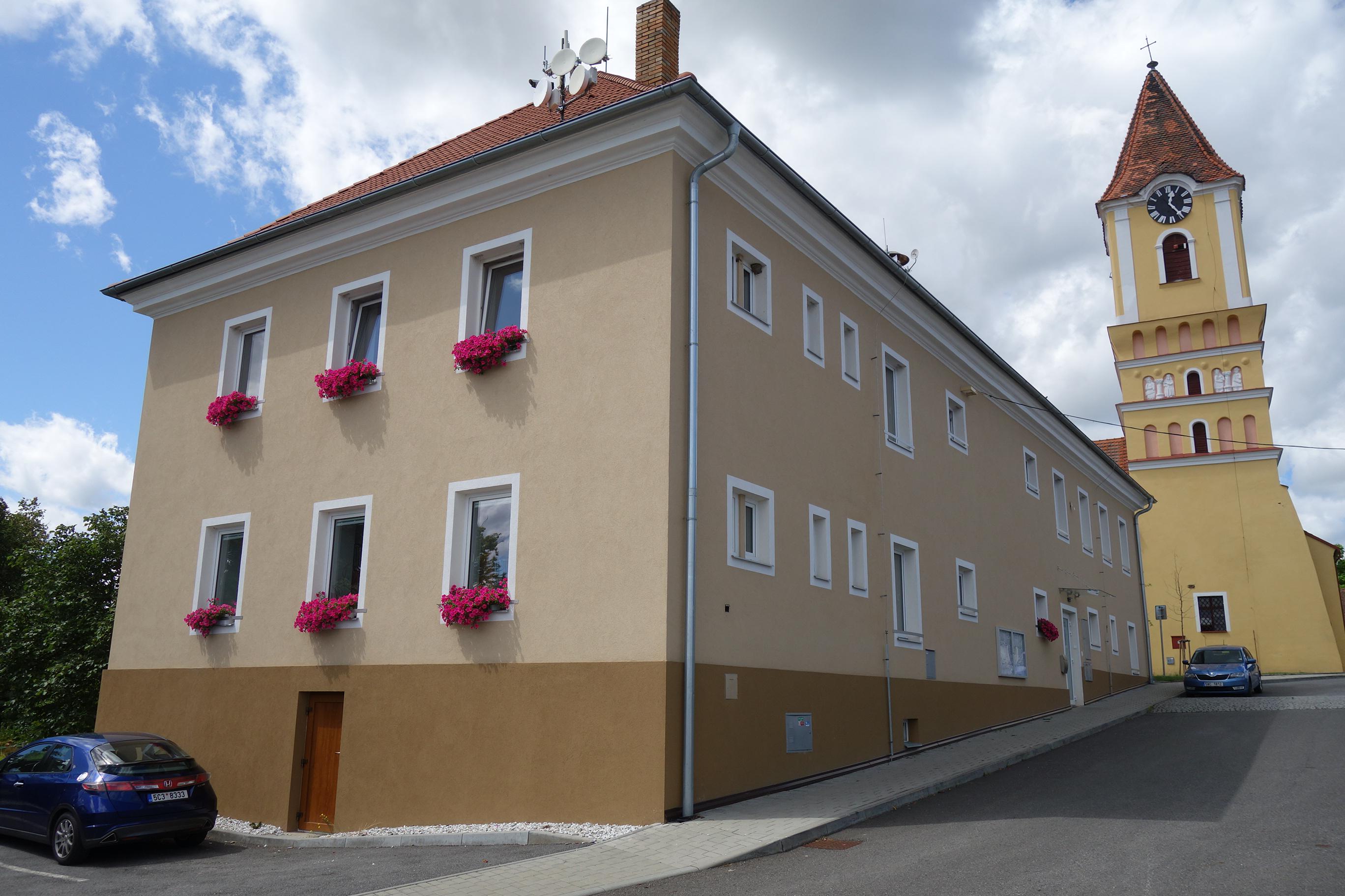 Katovice - úřad městyse foto 2