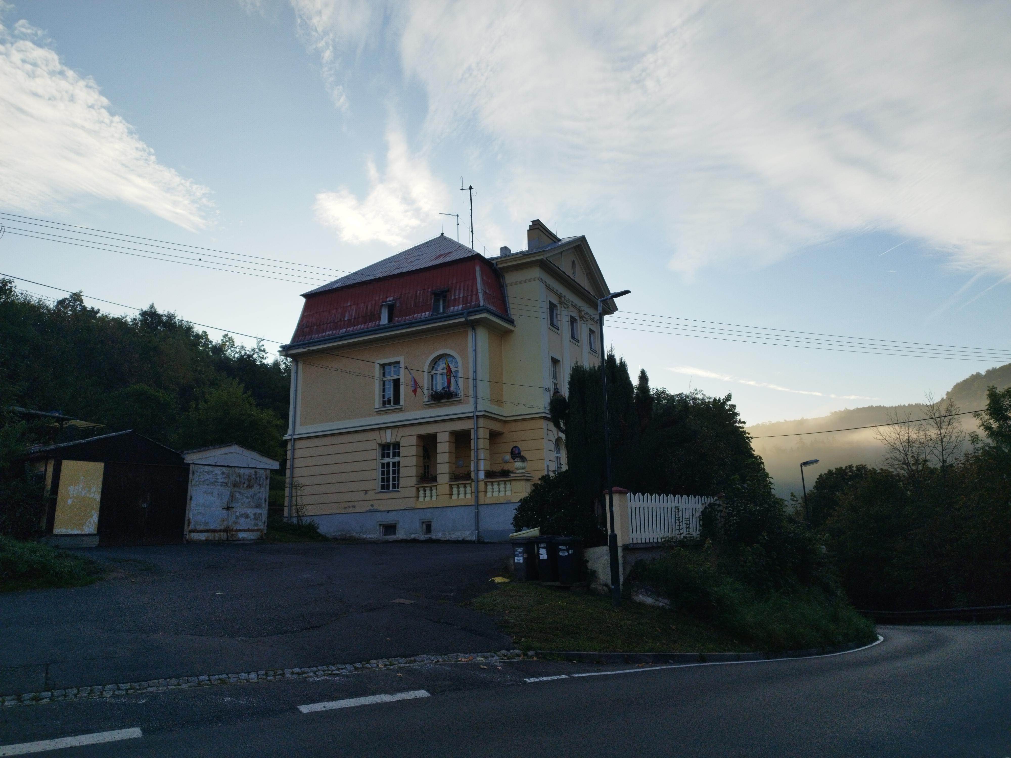 Kyselka - obecní úřad foto 2