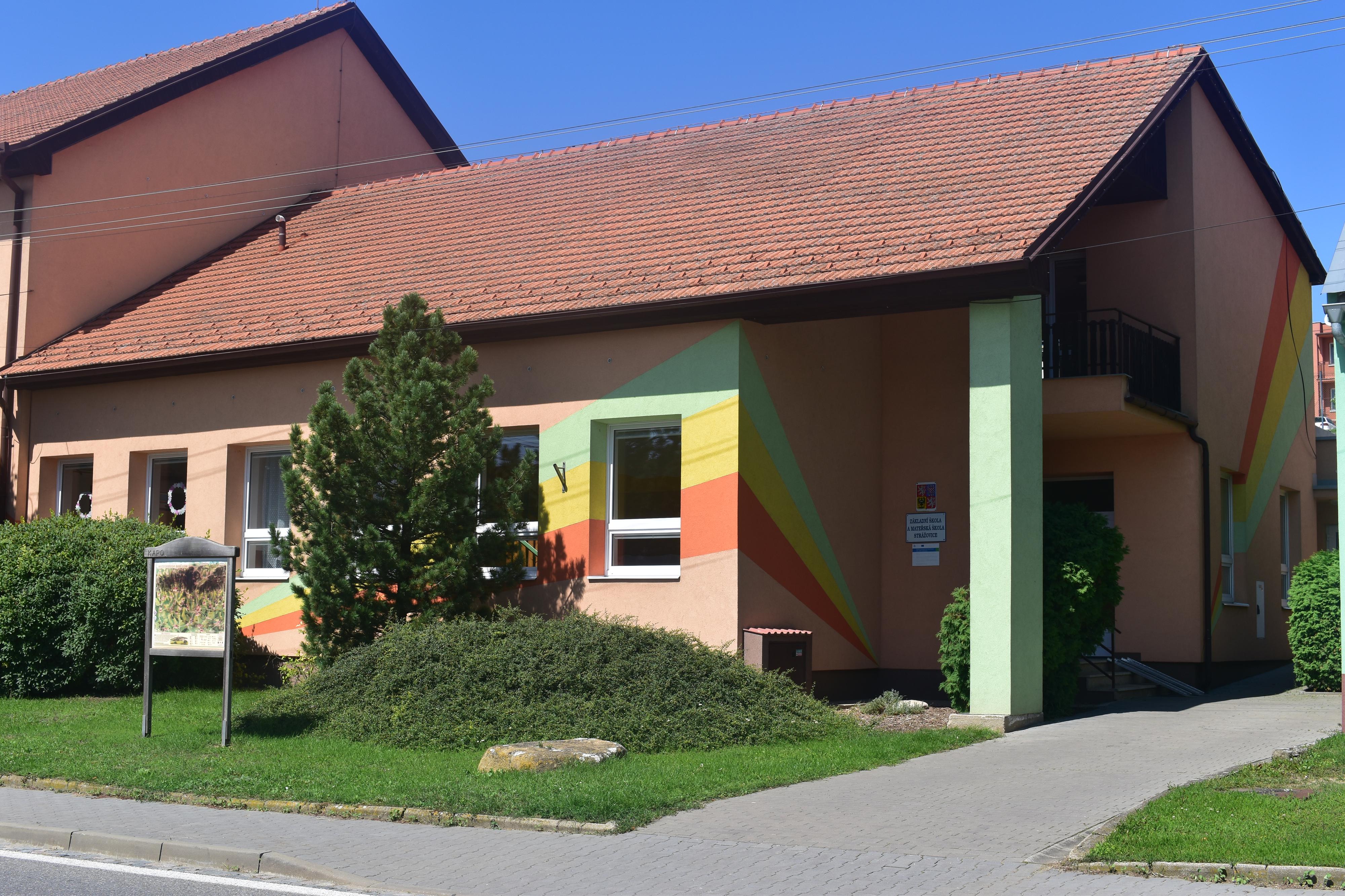 ZŠ a MŠ Strážovice foto 2