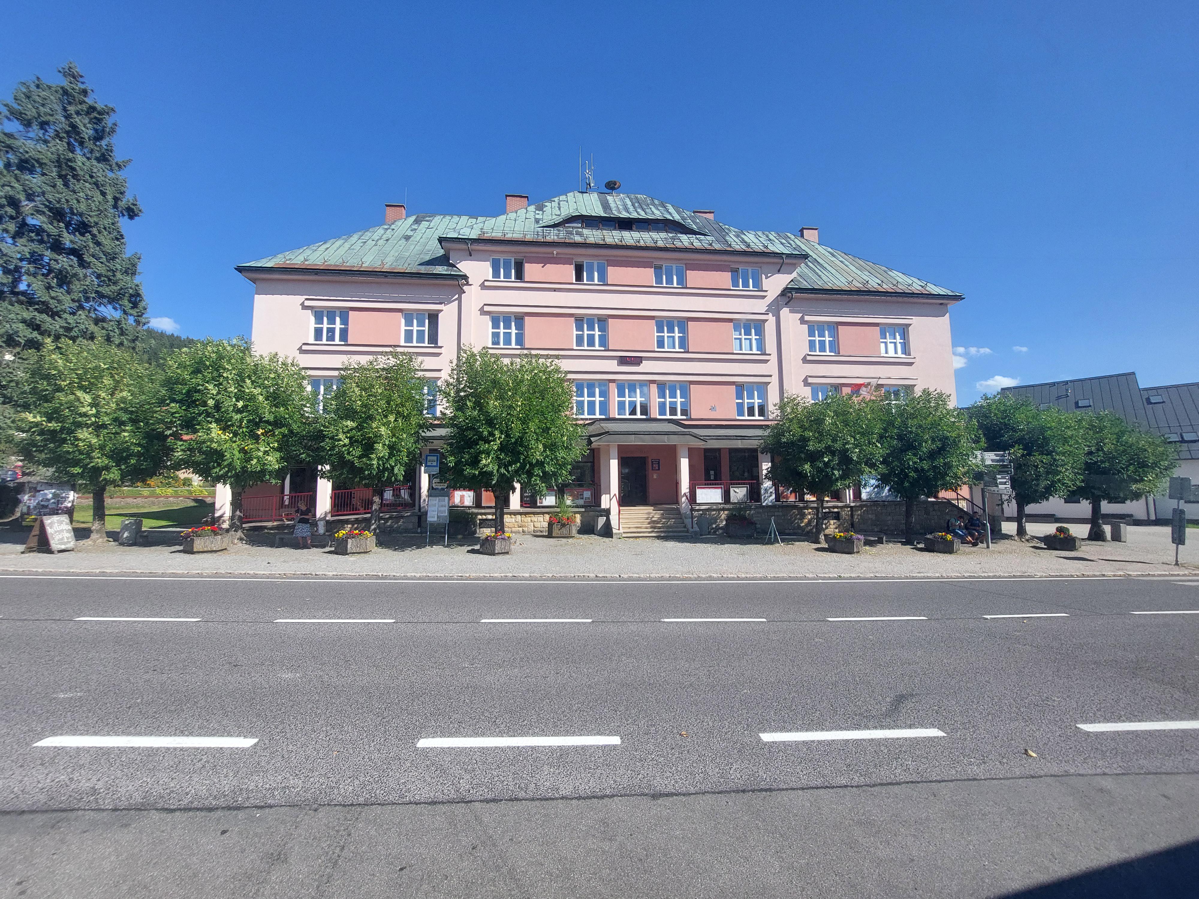Jablonec nad Jizerou - městský úřad foto 3