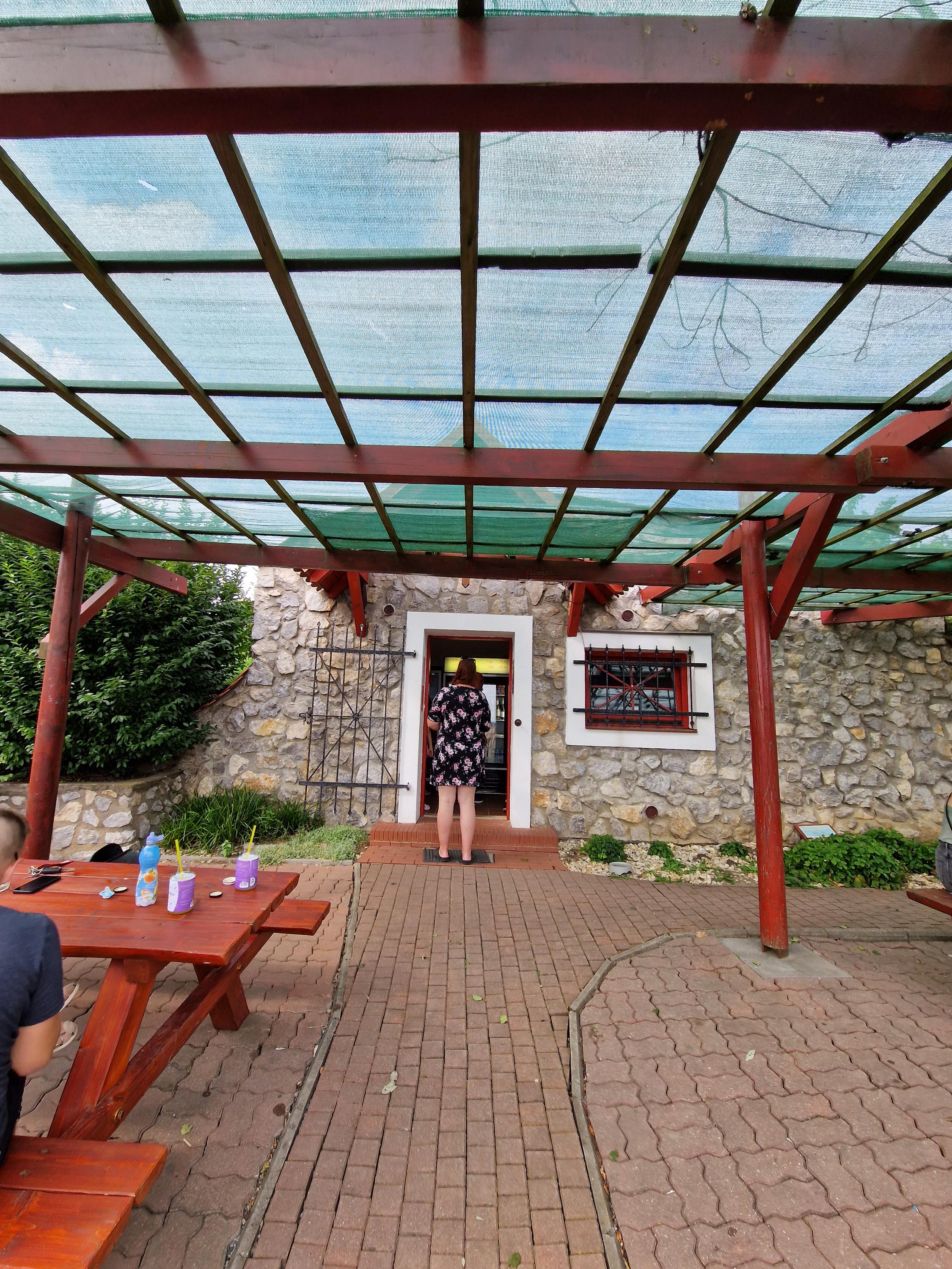 Občerstvení pod rozhlednou foto 3