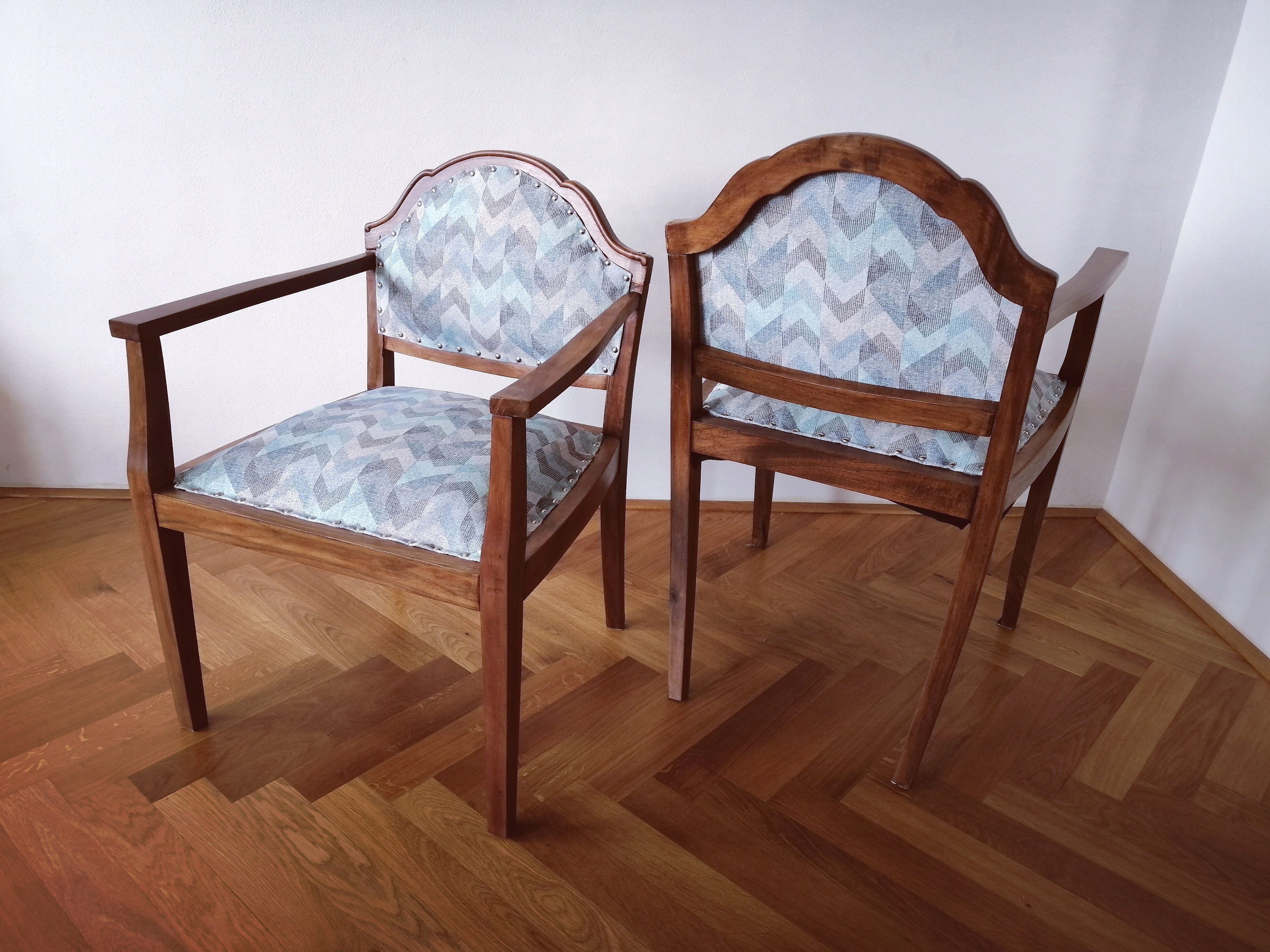 retro sitting foto 4