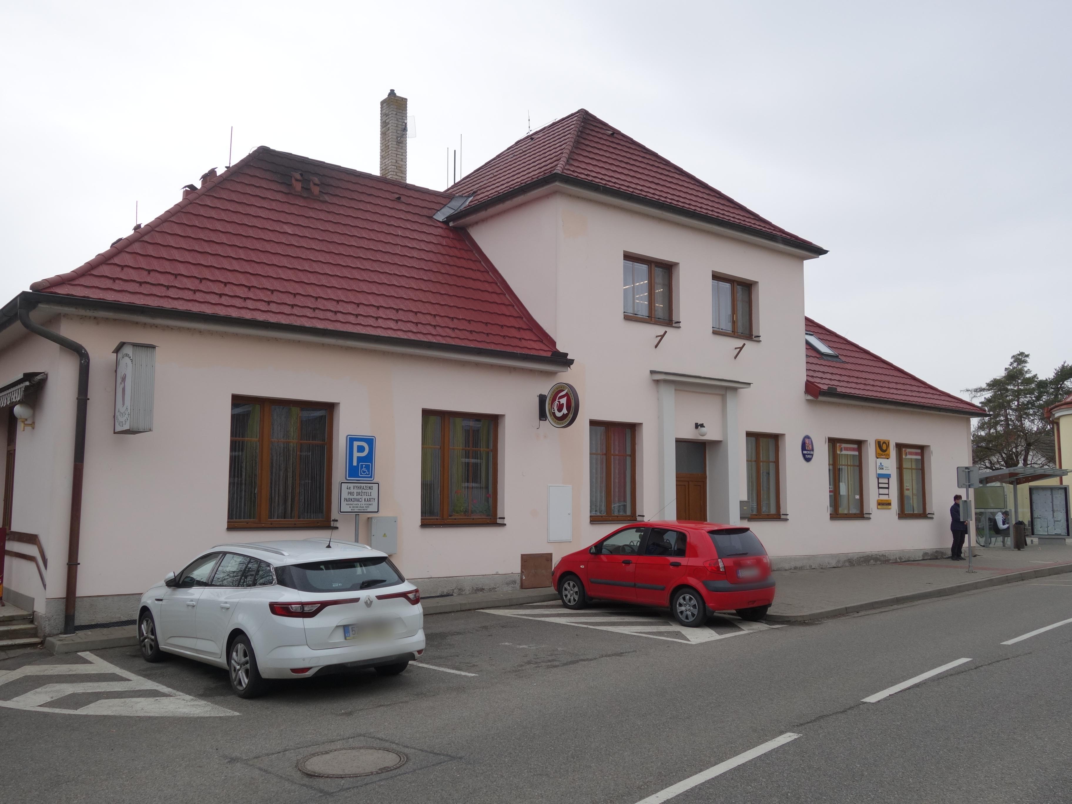 Tupesy - obecní úřad foto 2