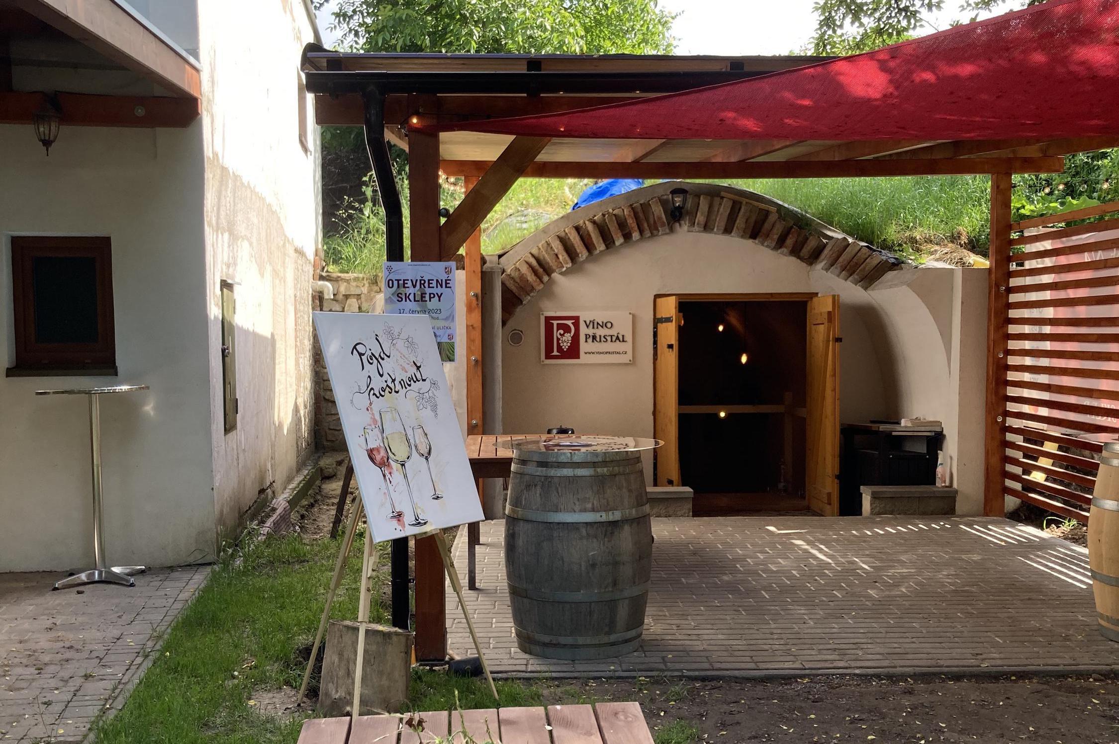 Víno Přistál, vinný sklep