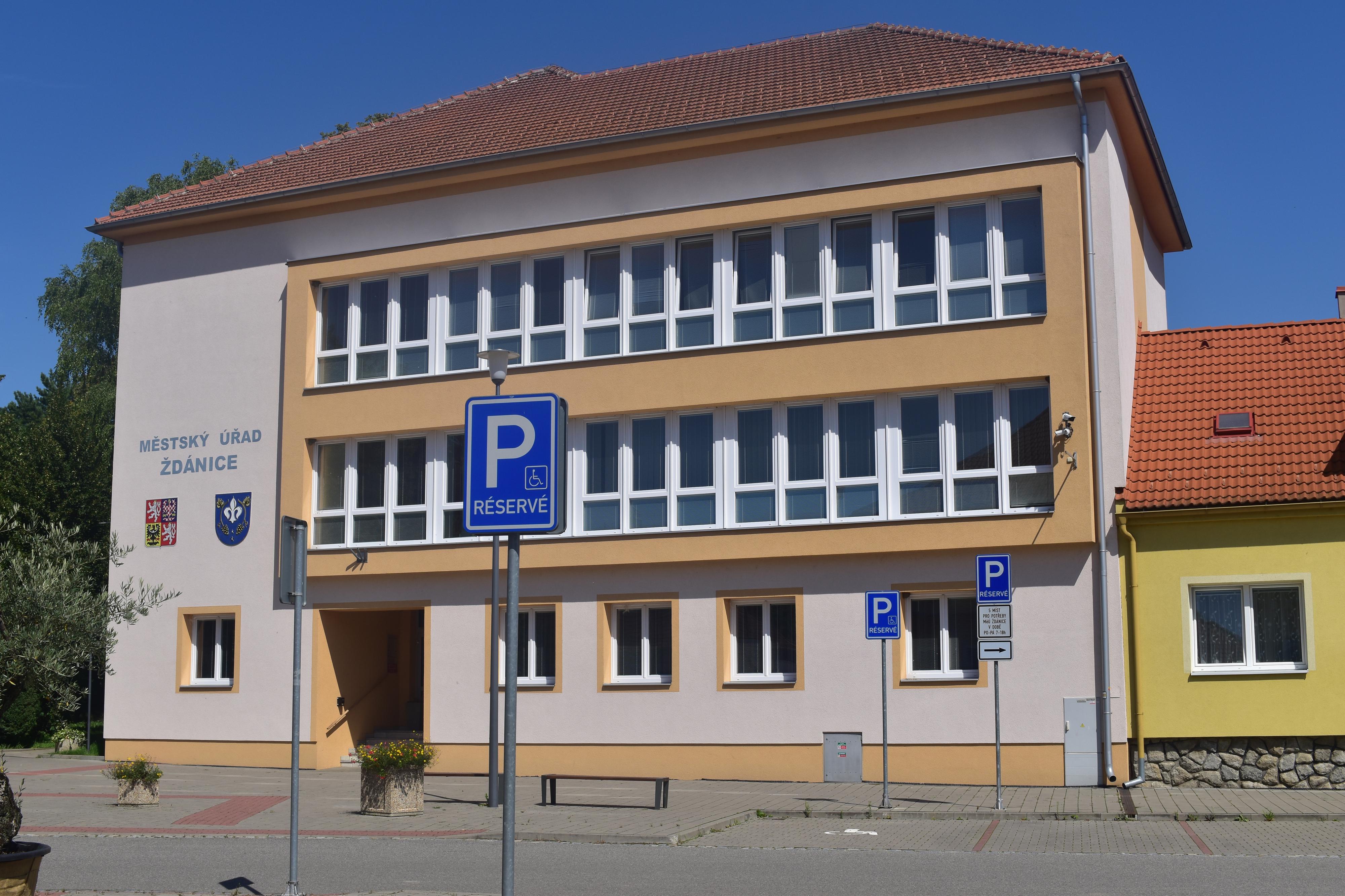 Ždánice - městský úřad foto 3