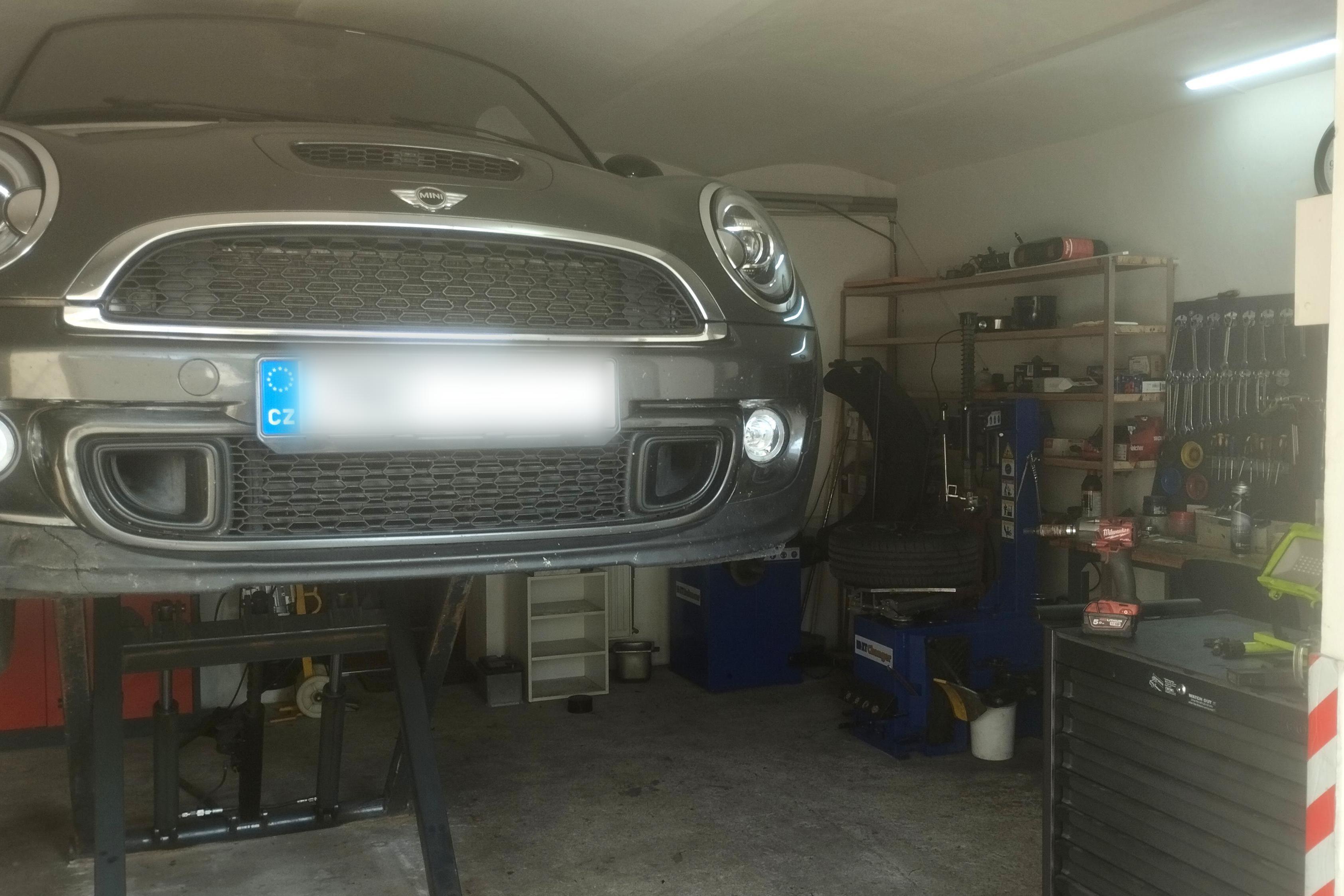 Pneuservis a údržba vozů Jakub Nádvorník