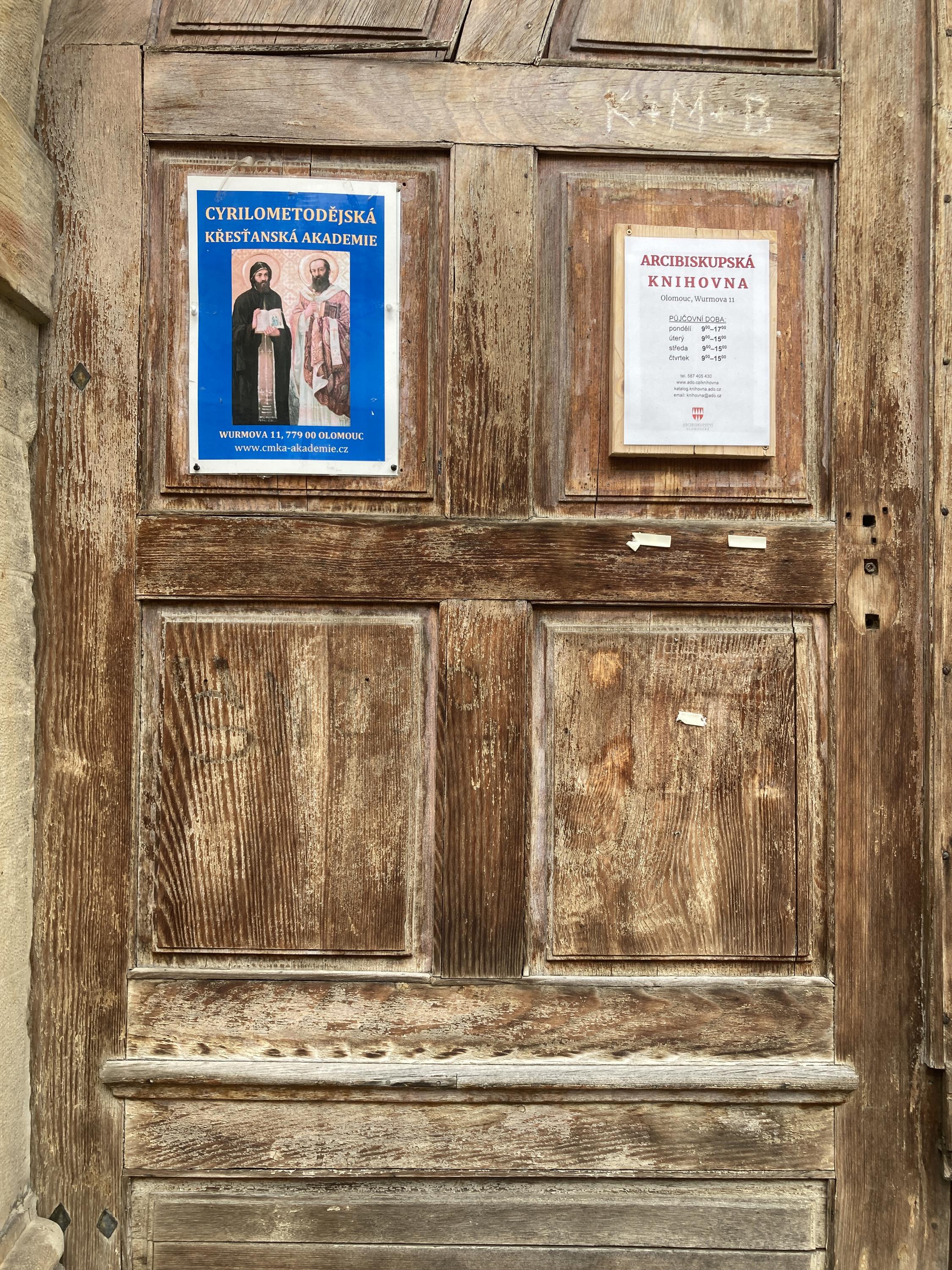 Arcibiskupská knihovna v Olomouci foto 1