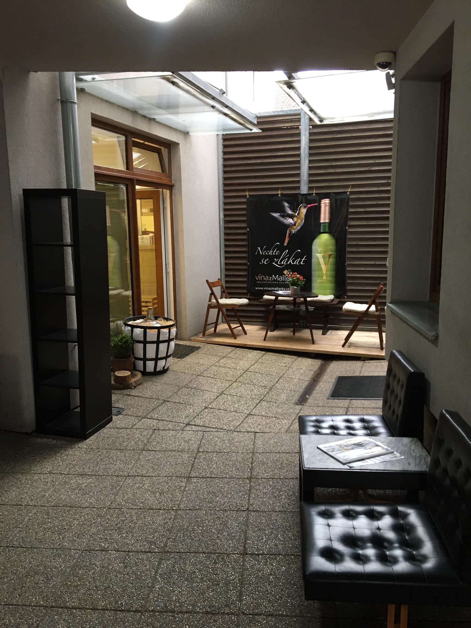 Obchod s vínem Ledenice foto 2