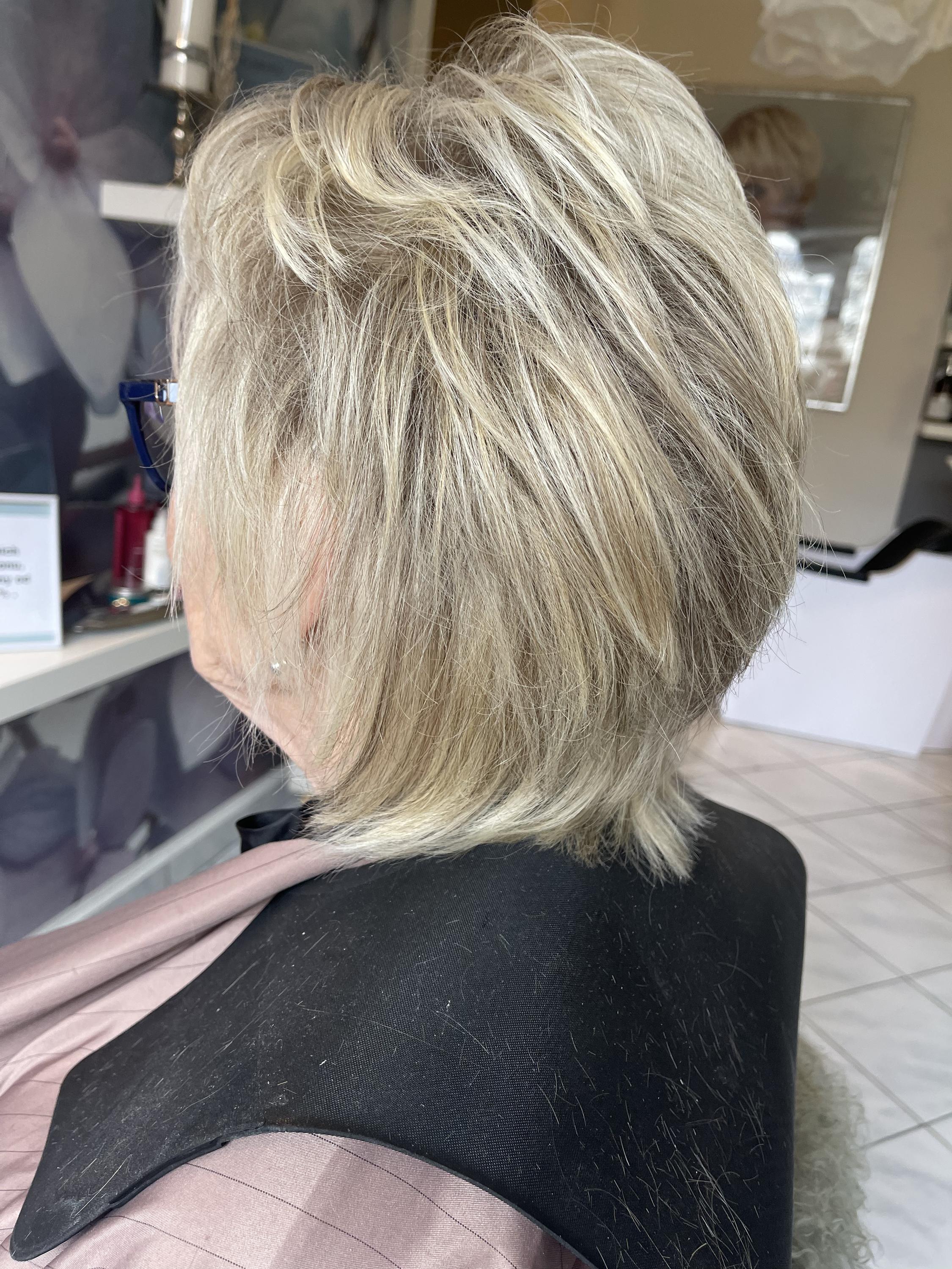 Salón Novodvorská foto 4