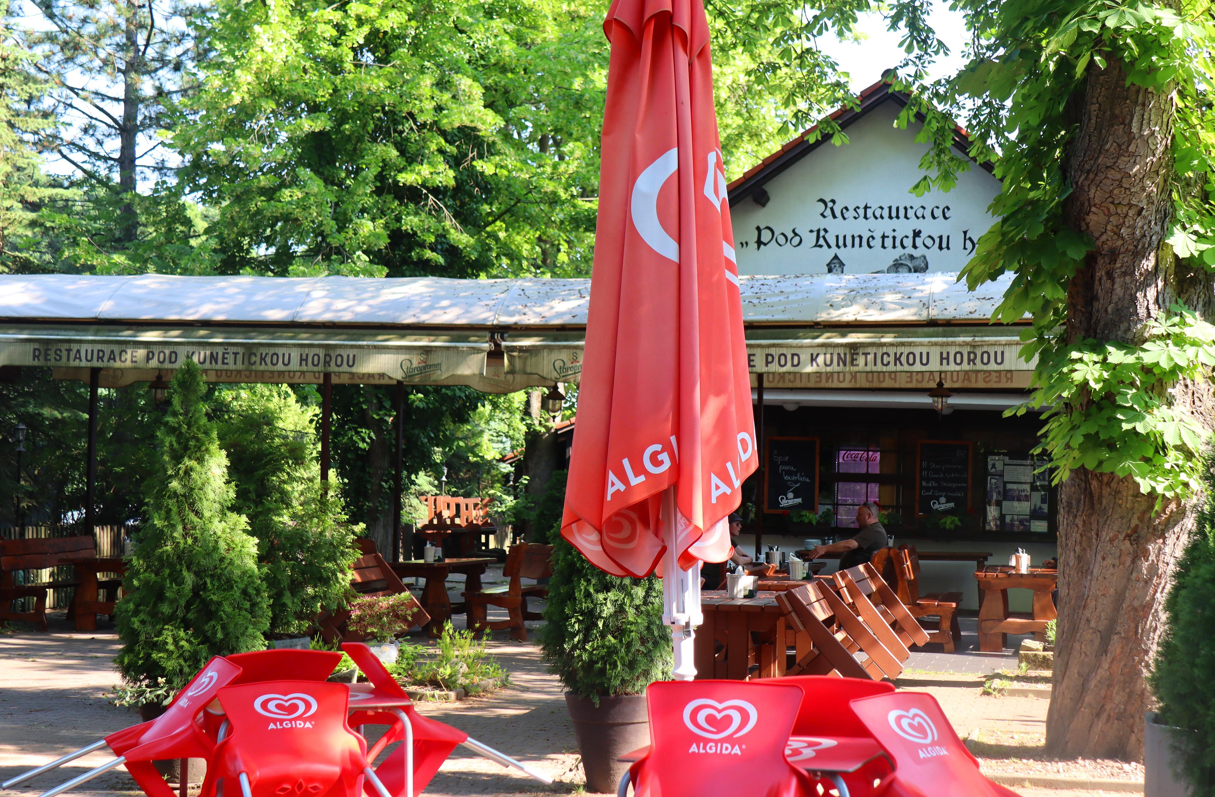 Restaurace pod Kunětickou horou, s.r.o. foto 6