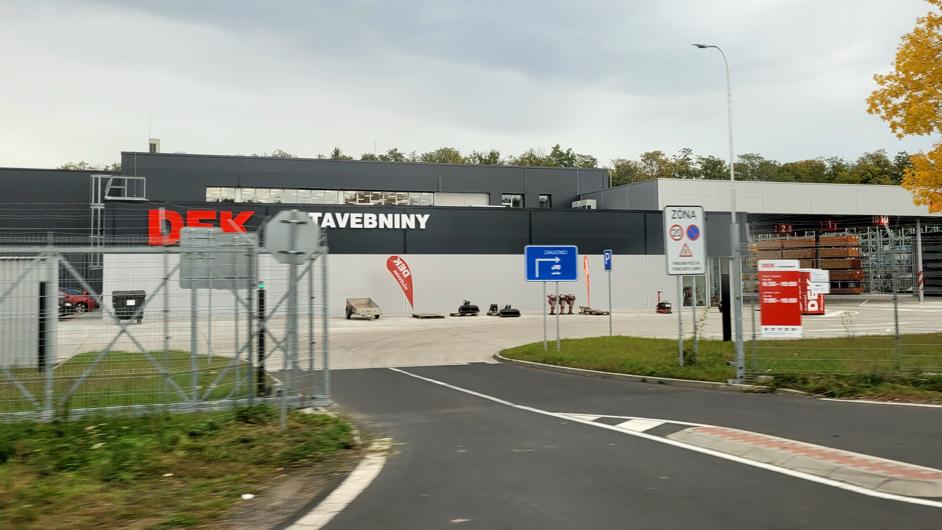 Stavebniny DEK foto 2