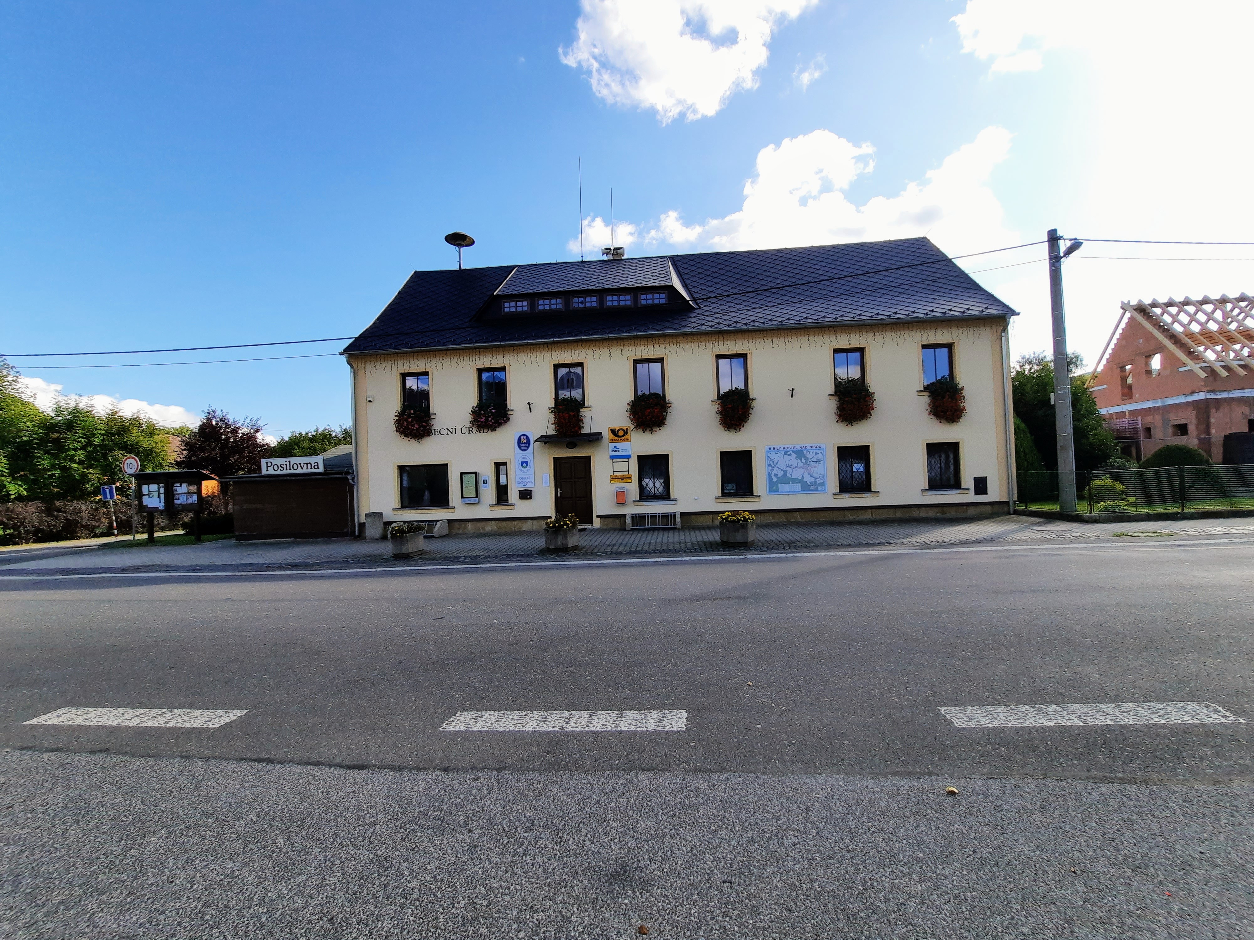 Bílý Kostel nad Nisou - obecní úřad foto 3
