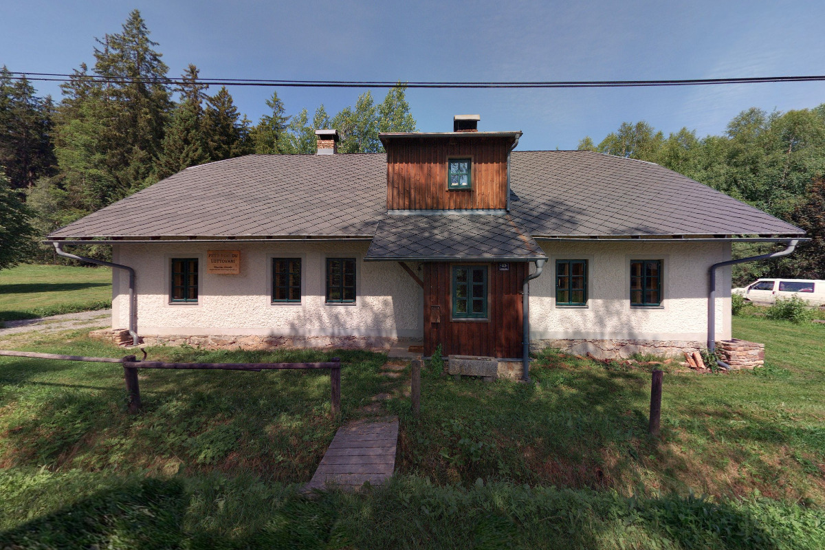 Včelařská chalupa