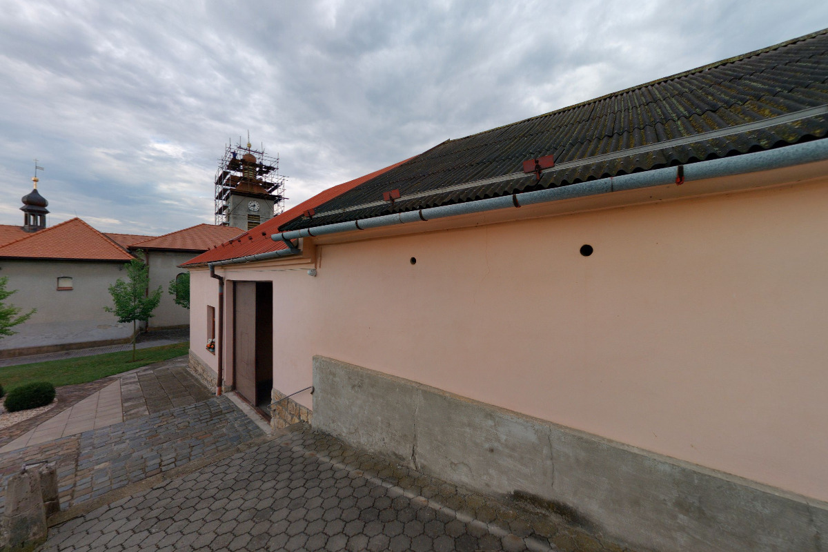 Římskokatolická farnost Domaželice