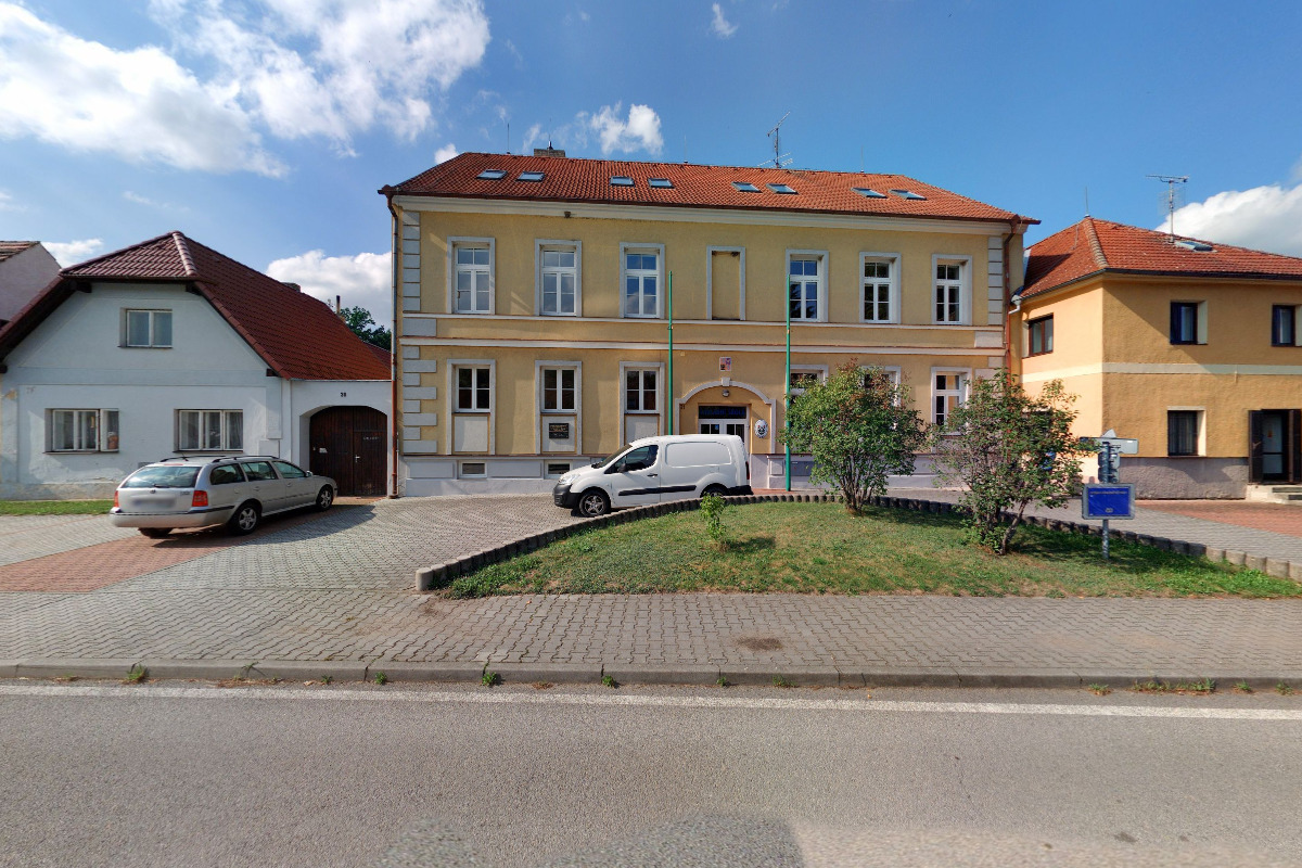 Prvosenka - nadační fond ve prospěch výchovy a vzdělání žáků málotřídní školy v Malenicích