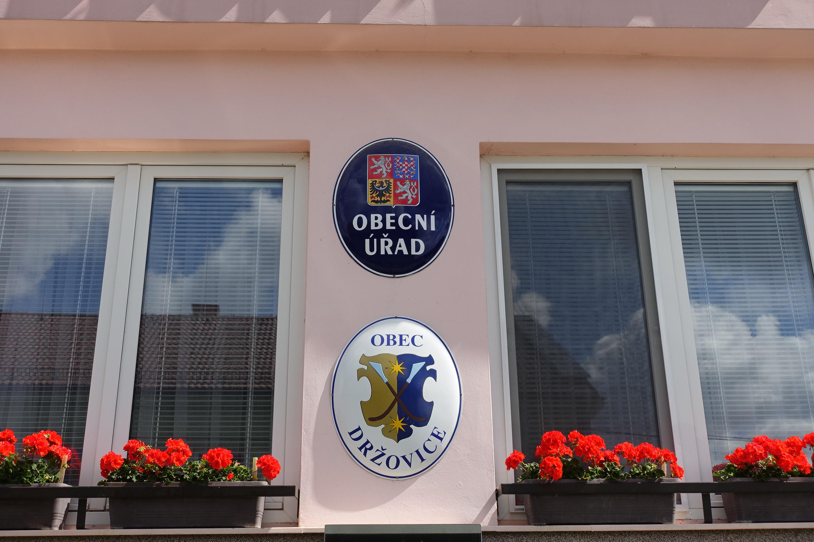Držovice - obecní úřad foto 2