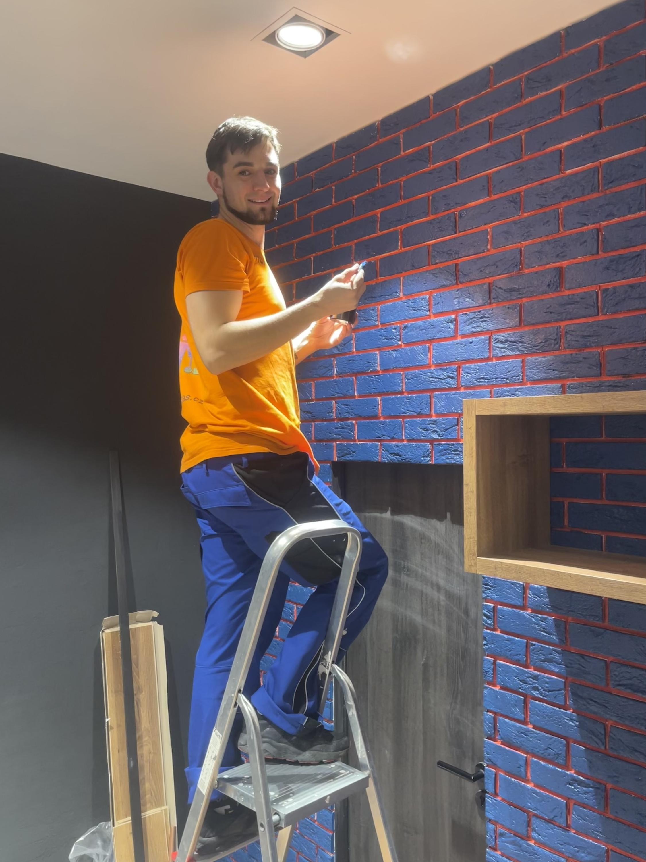 Hodinový manžel a malíř Lukáš