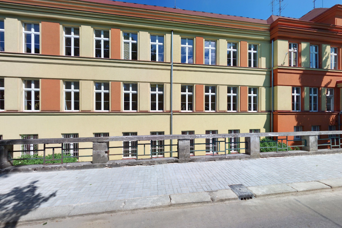 Základní škola JIH, Mariánské Lázně, Komenského 459 foto 5