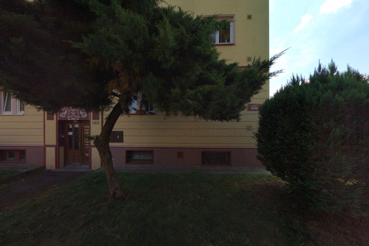 Společenství K. Čapka čp. 1302, 1303 Sokolov