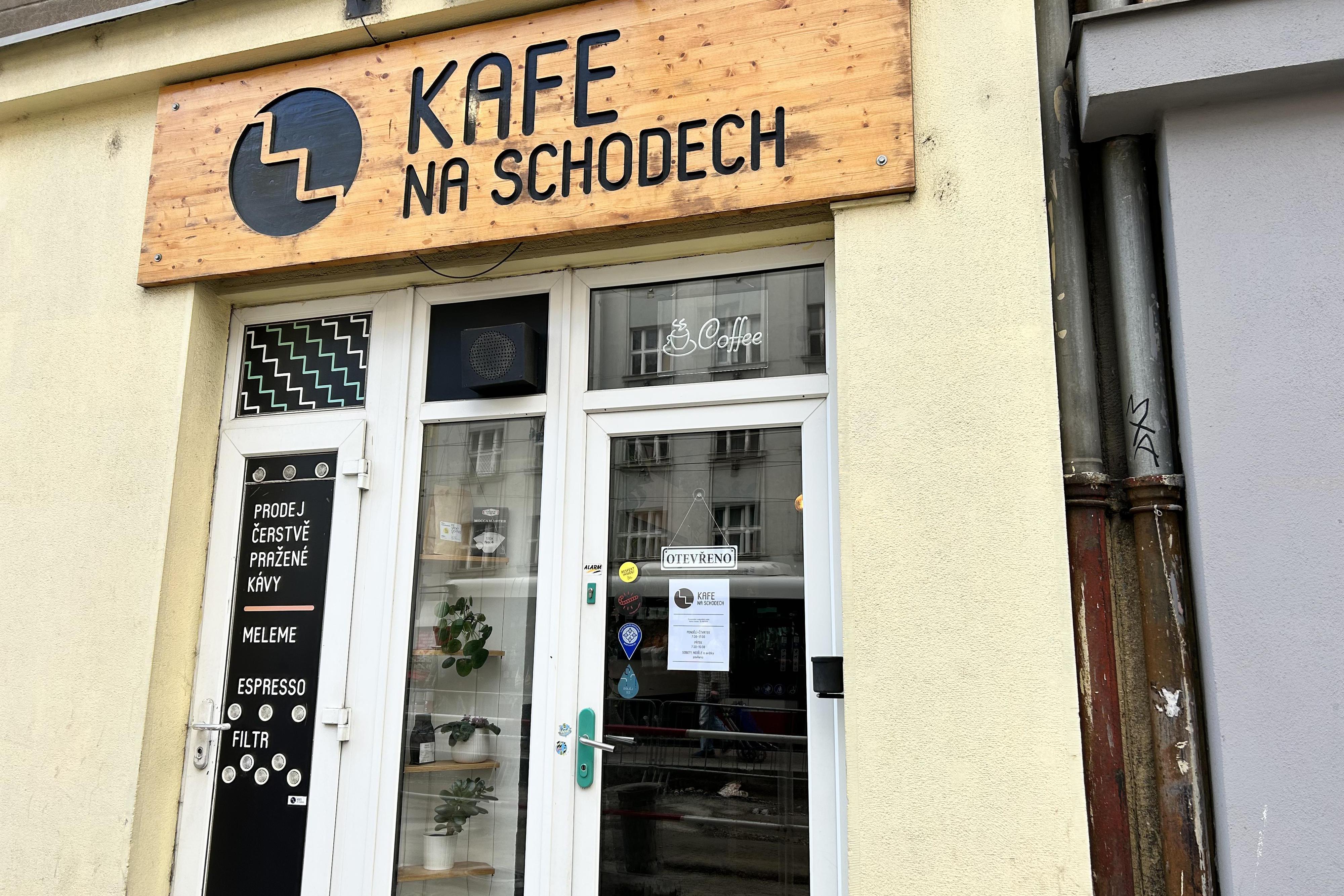 Kafe na schodech