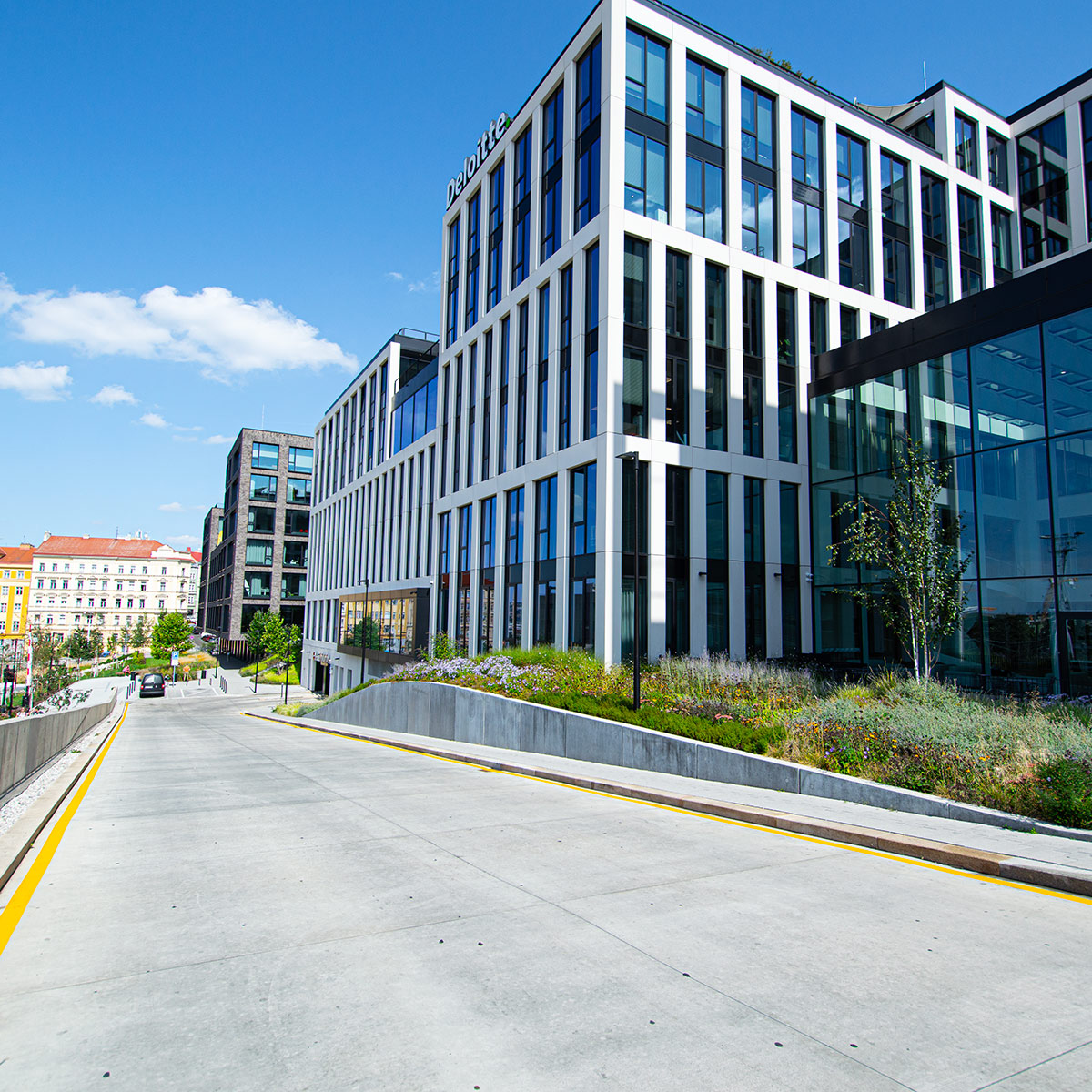 MR.PARKIT - Parking Churchill Square foto 4