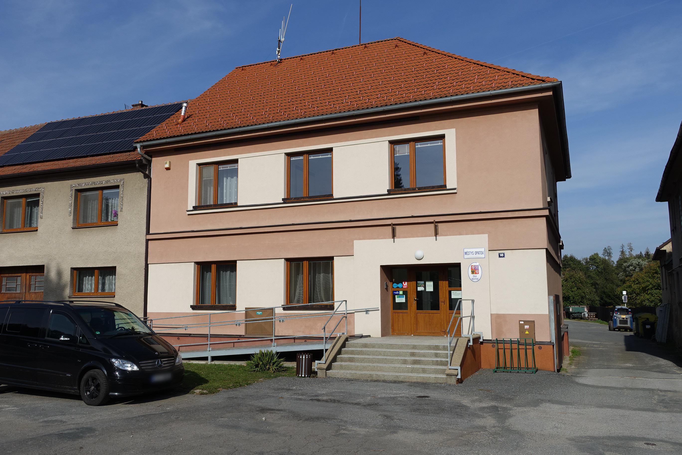 Opatov - úřad městyse
