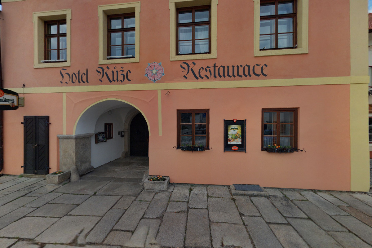 Půjčovna lodí a raftů Potápka foto 2