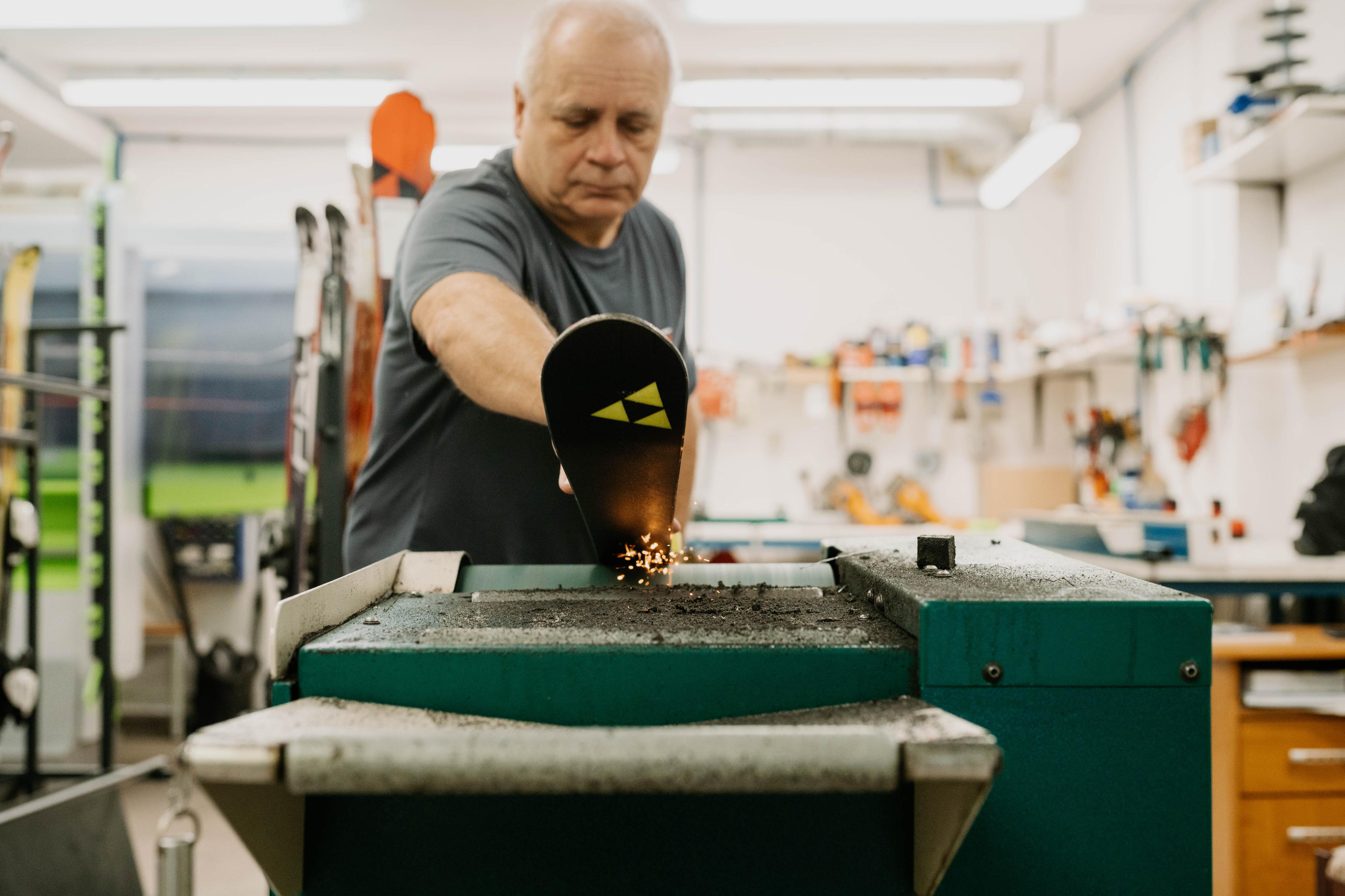 Malý servis sjezdových lyží